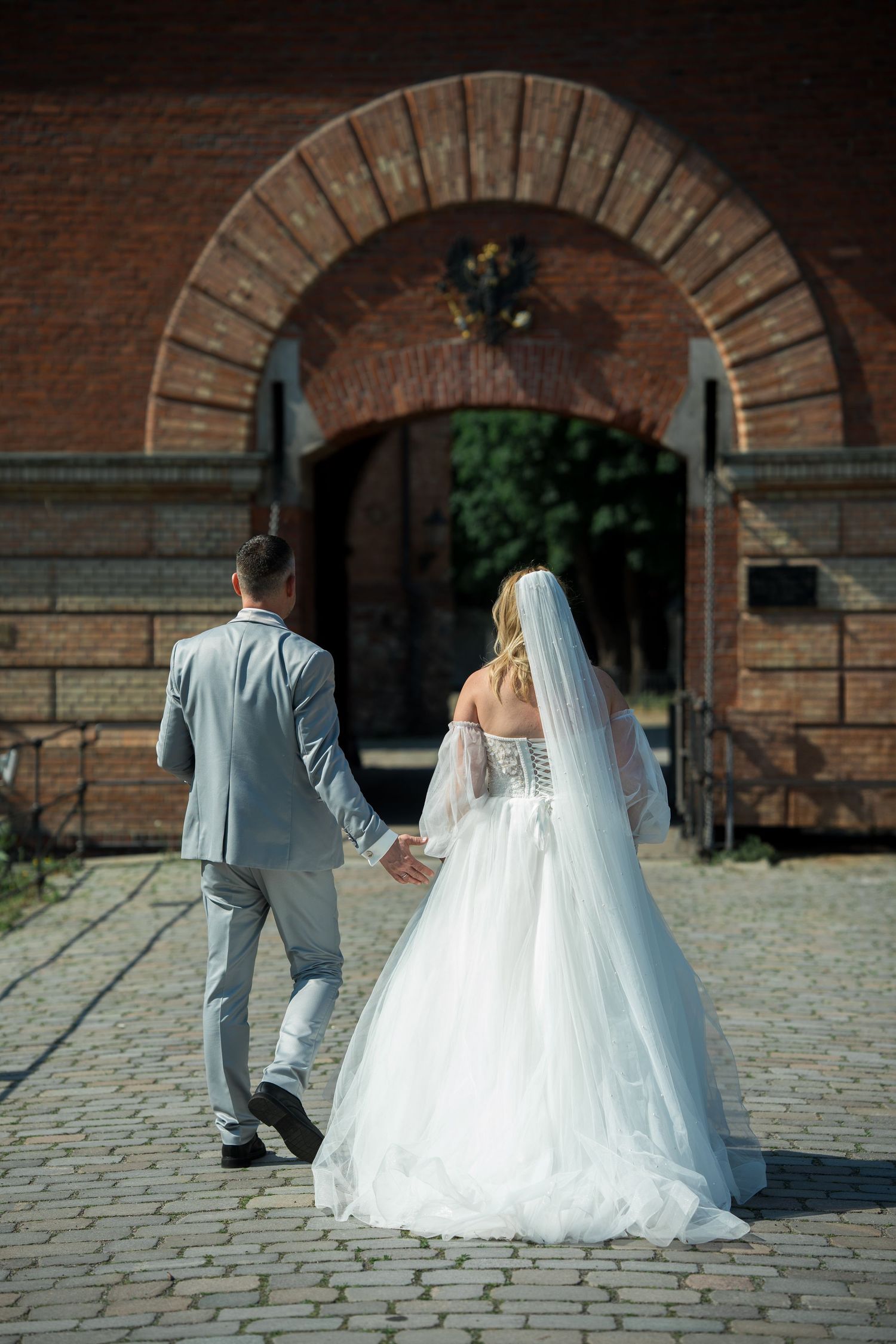 Hochzeit im Spandau, Brautpaar fotos an der Zitadelle Spandau