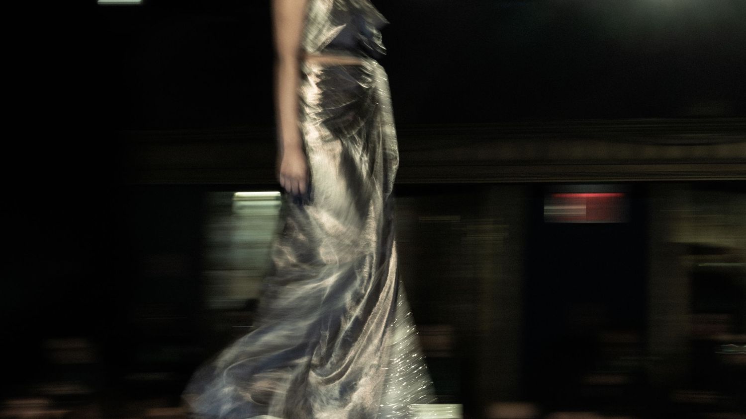 Flow state in chrome. Runway7 runway photography NYFW 2025.   © Jack Curtis Photography.