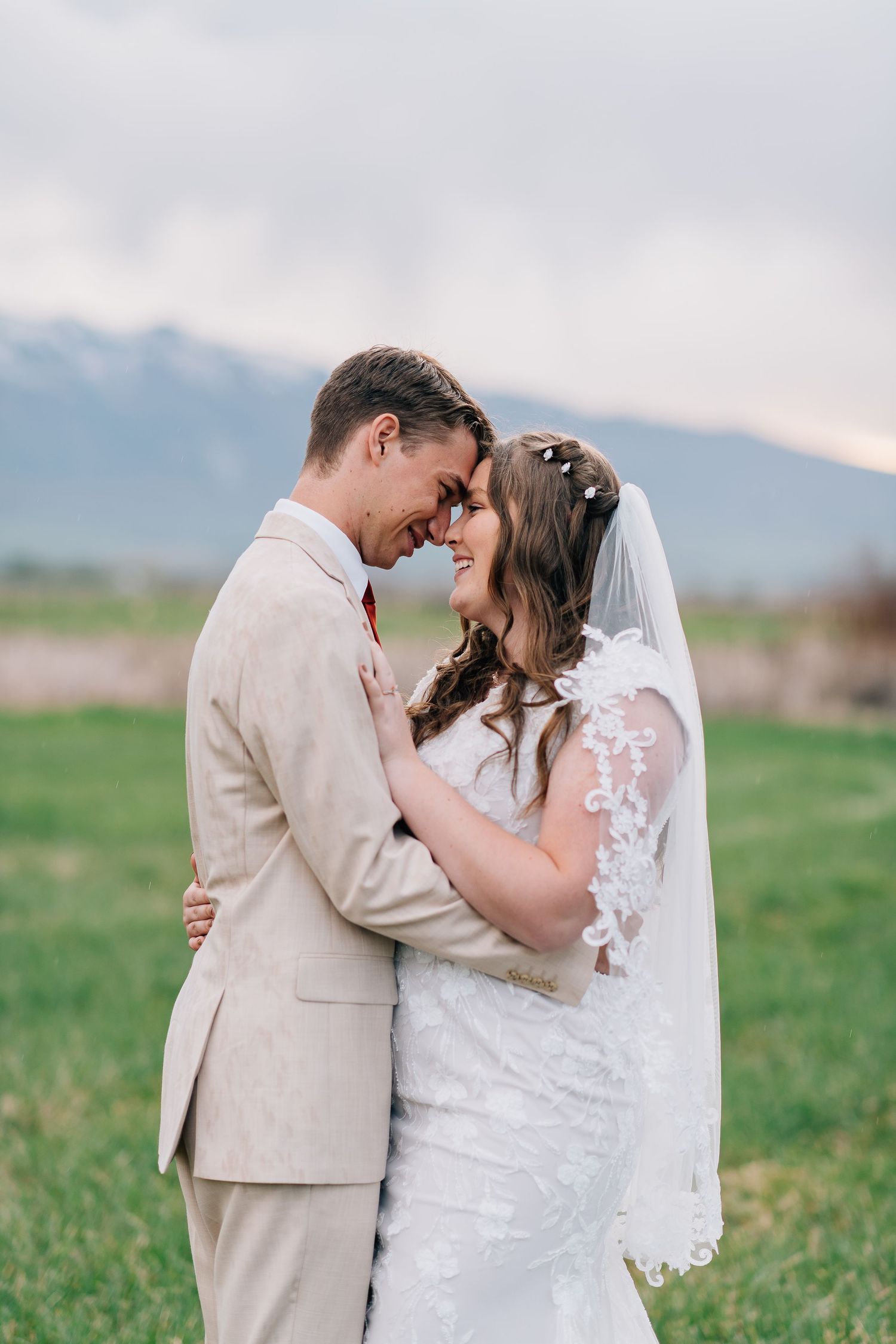 Southeast Idaho Wedding Photographer.        Logan Utah Wedding Photographer