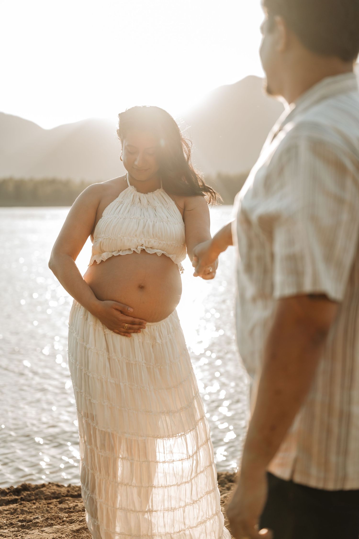 Lifestyle maternity family beach session
