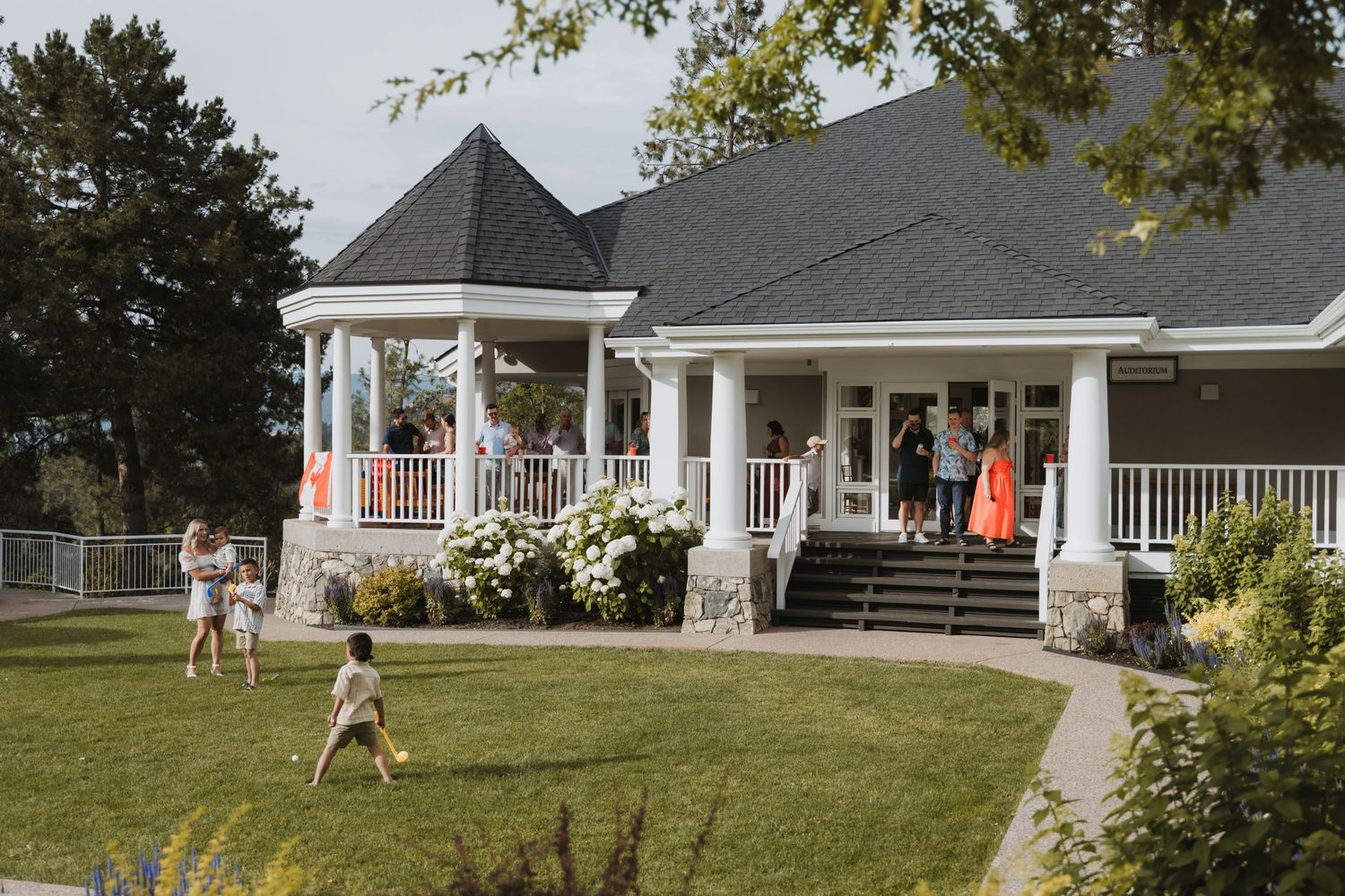 Wedding lifestyle photographer, lower mainland