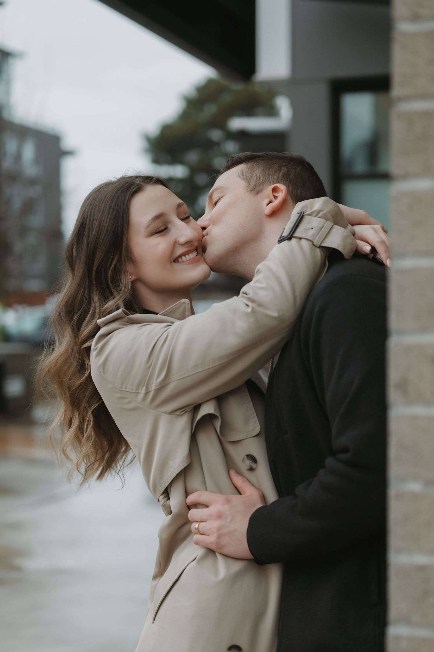 Couples downtown coffee date session