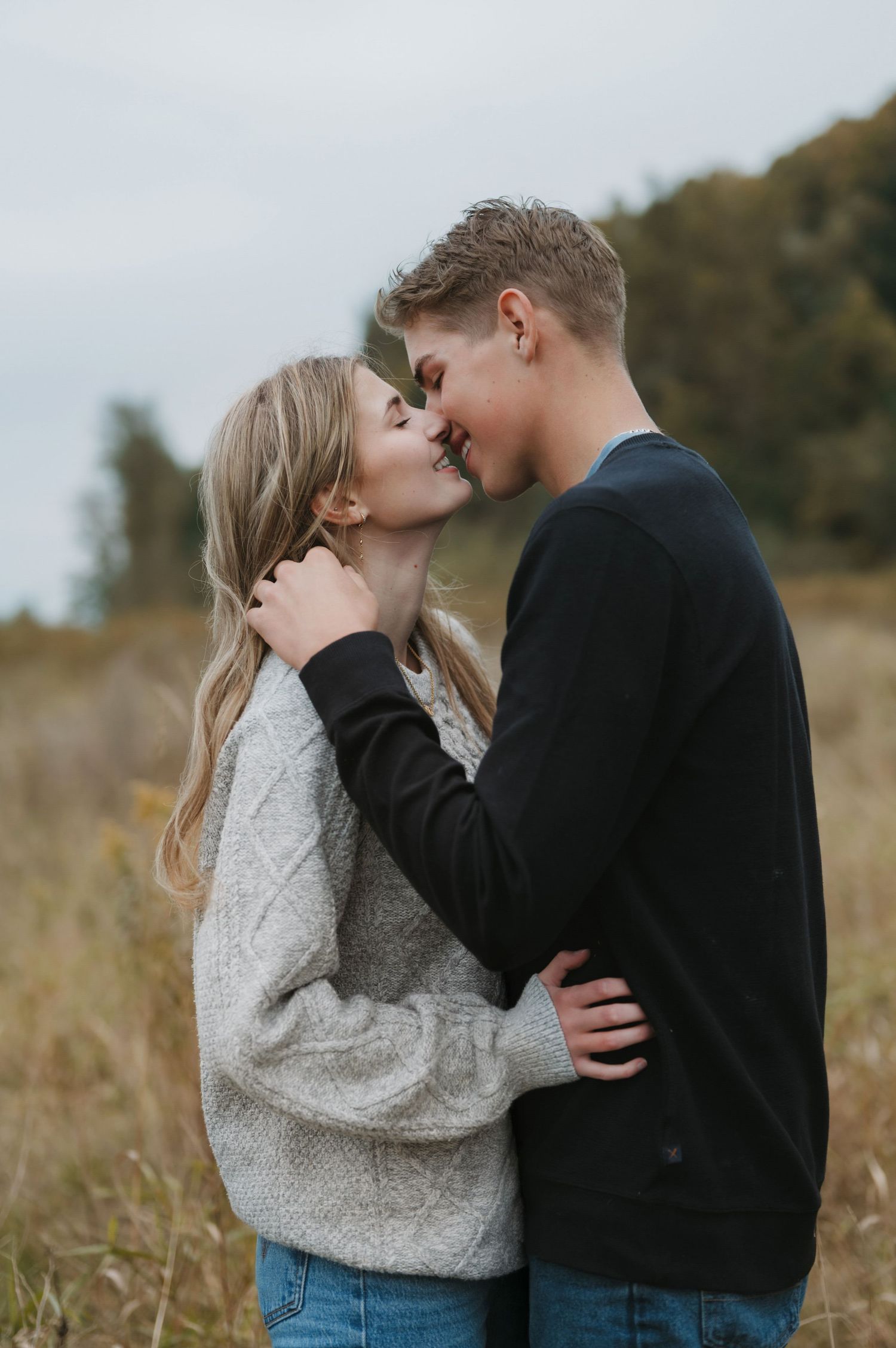 Fall outdoors couples lifestyle photography session