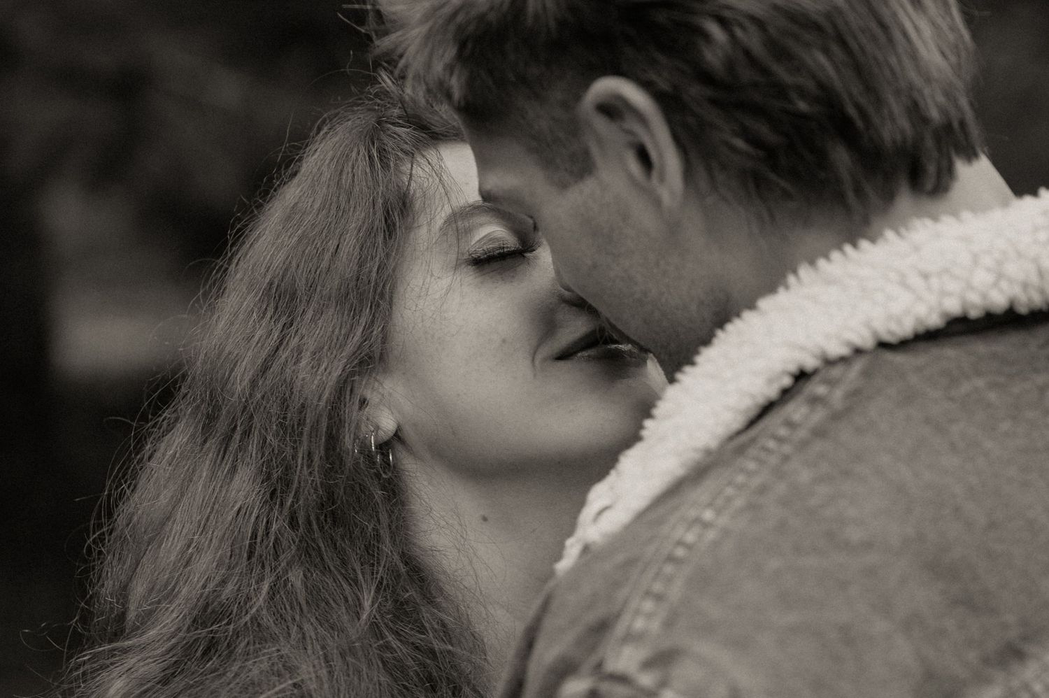 Winter outdoors couples lifestyle photography session