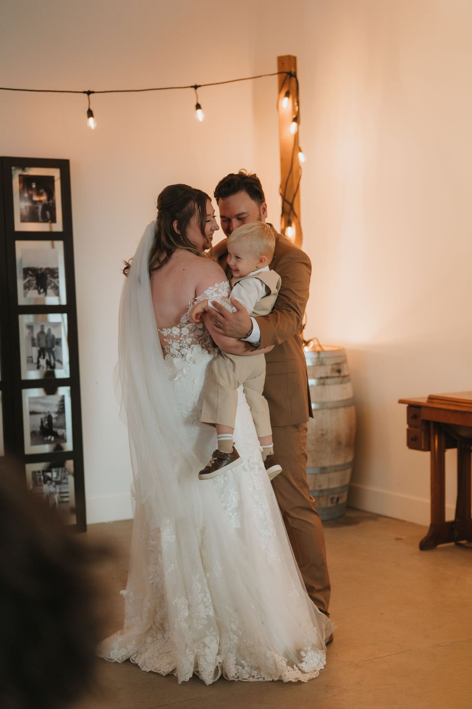 Wedding lifestyle photographer, lower mainland