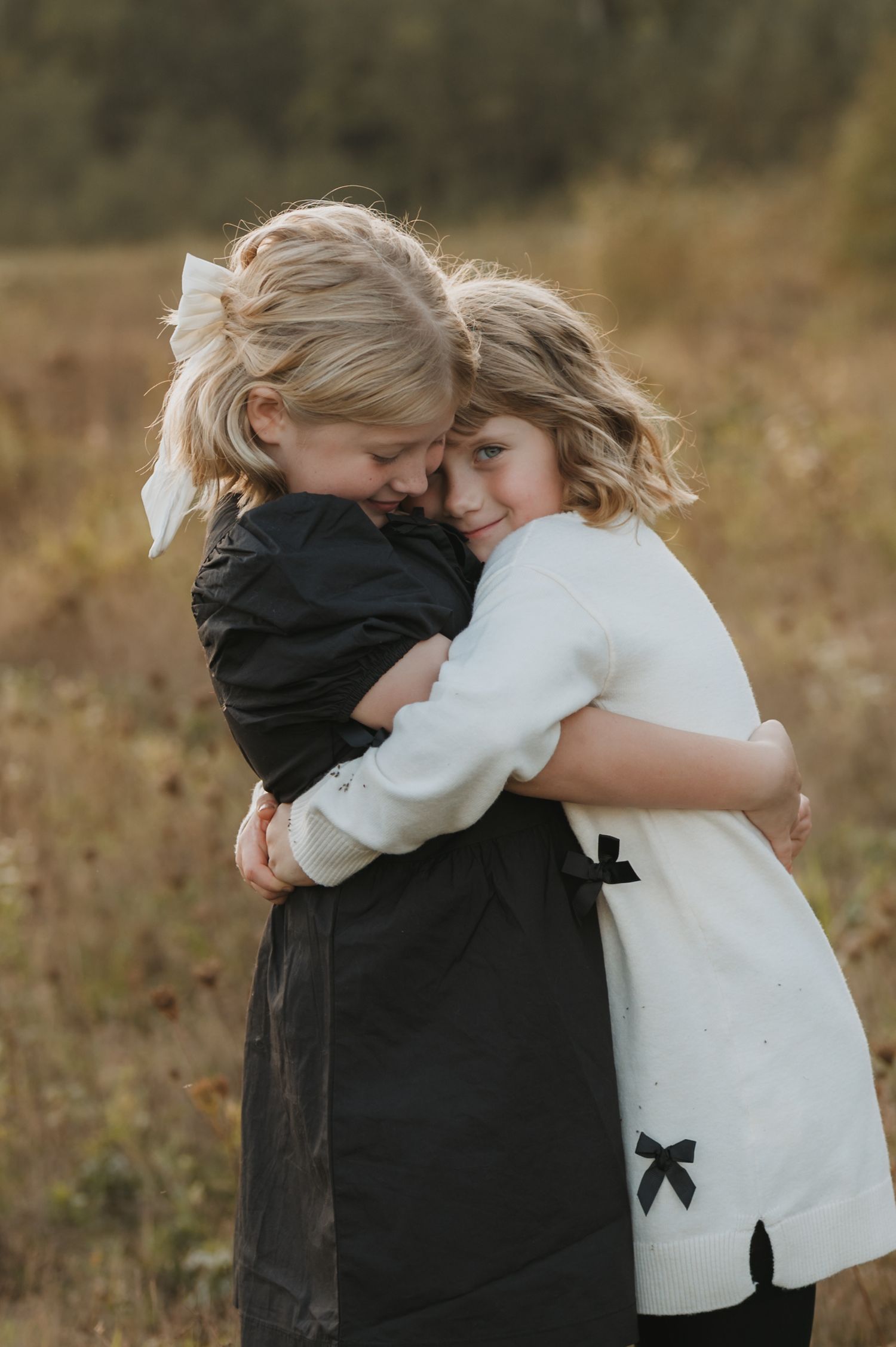 Family lifestyle photographer, fall. Sibling love