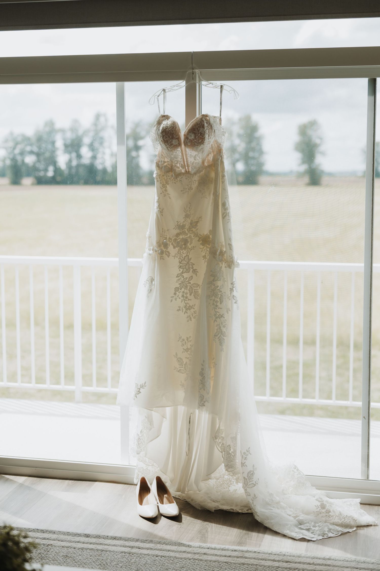 Wedding lifestyle photographer, lower mainland