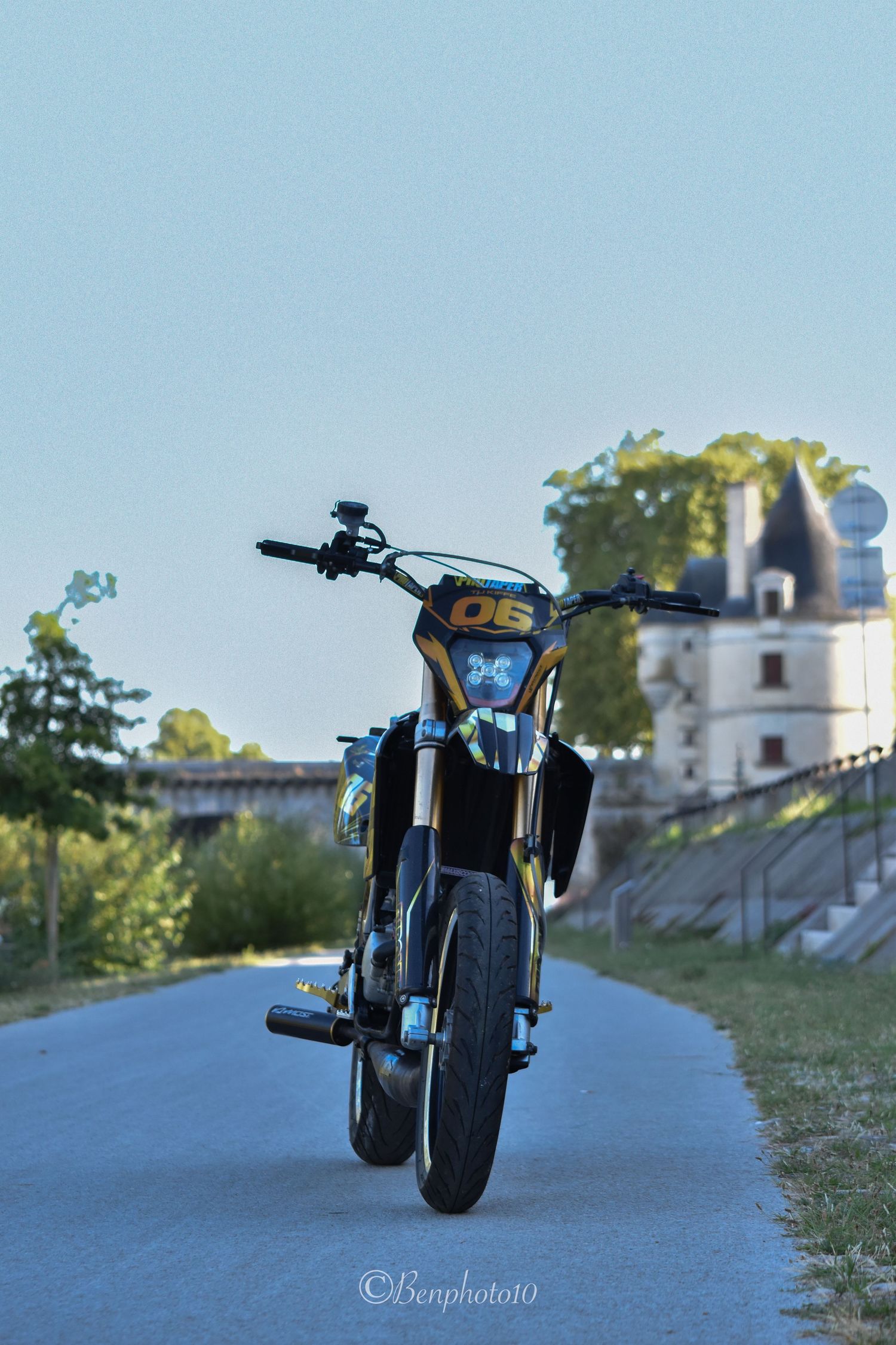 Immortalisez vos motos et événements moto avec benphoto10, photographe passionné.