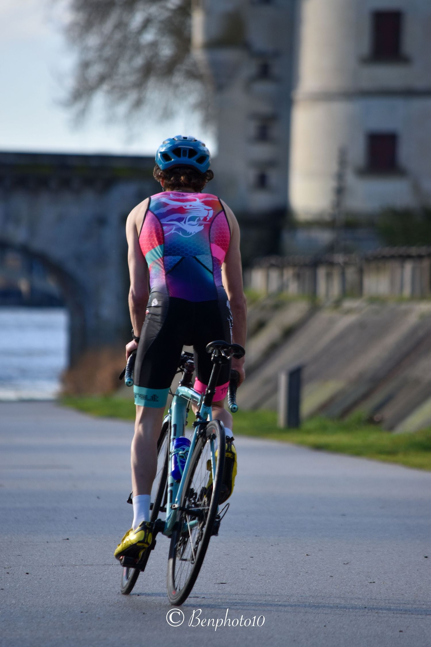 Photo de vélo à Châtellerault avec jeunes athlètes, capturée par Benphoto10, photographe sportif spécialisé en événements locaux.