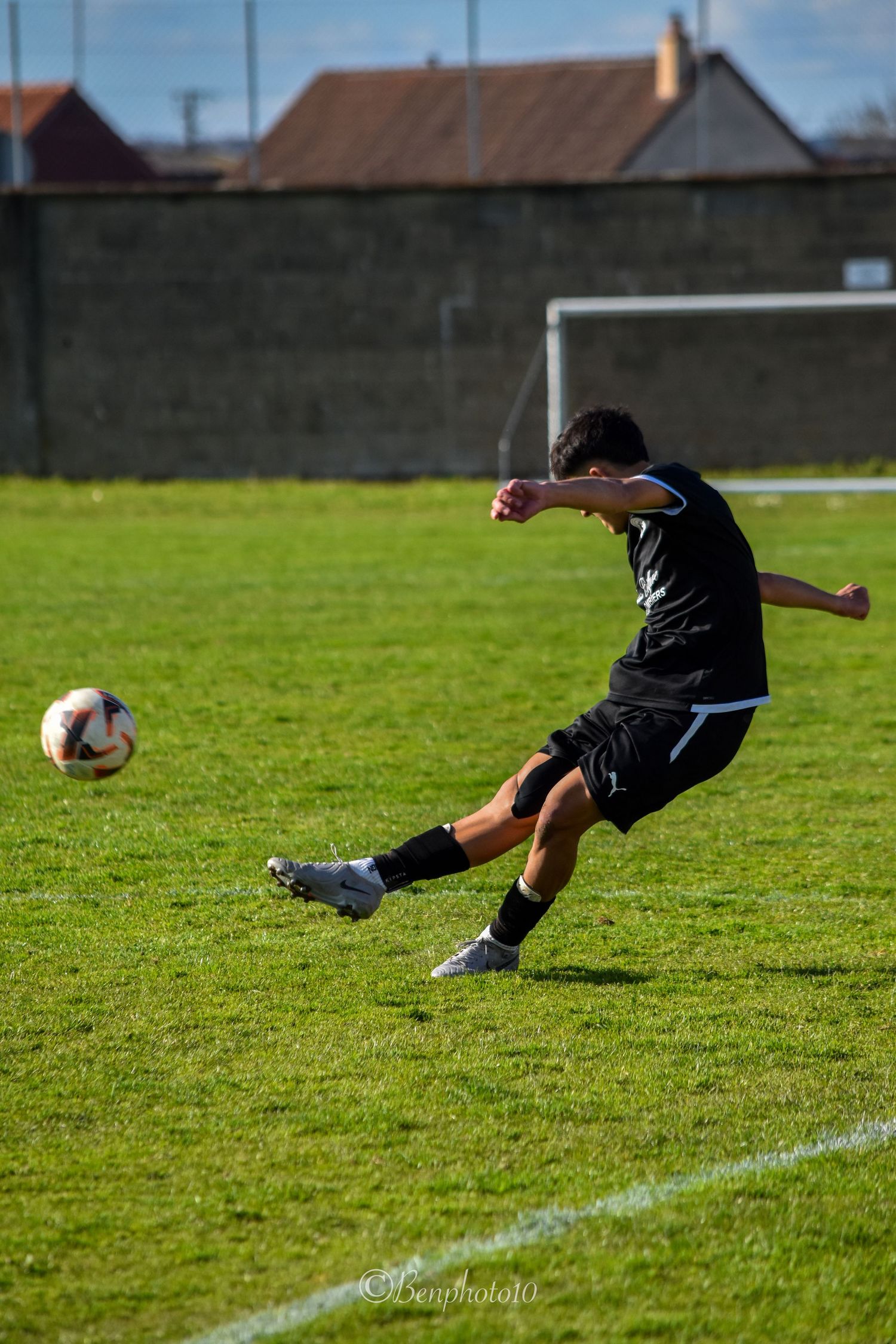 Action de match de football photographiée par benphoto10 à Châtellerault