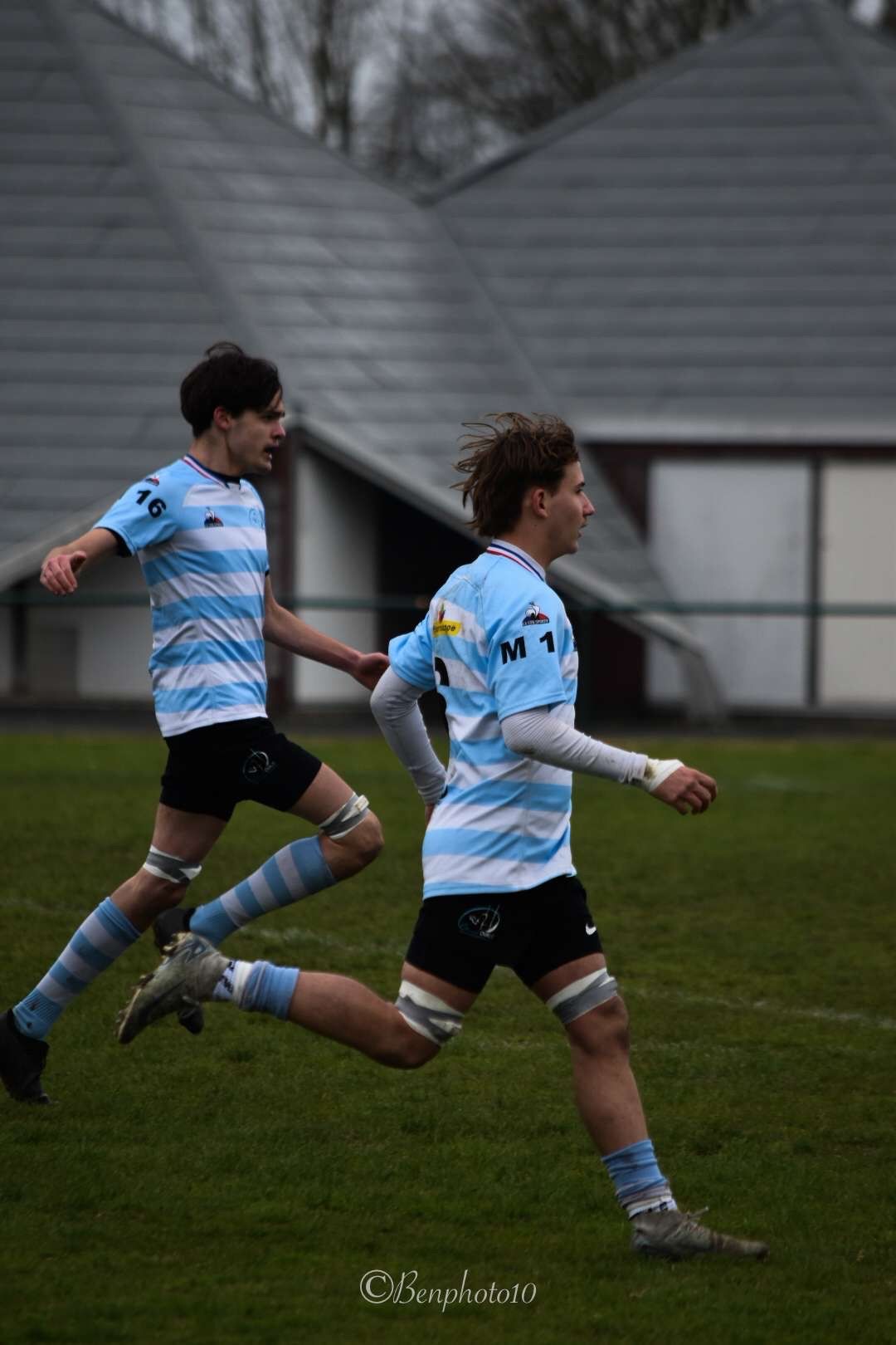 Photographe sportif benphoto10 capturant une action de rugby en match amateur à Châtellerault pour le club OGCP