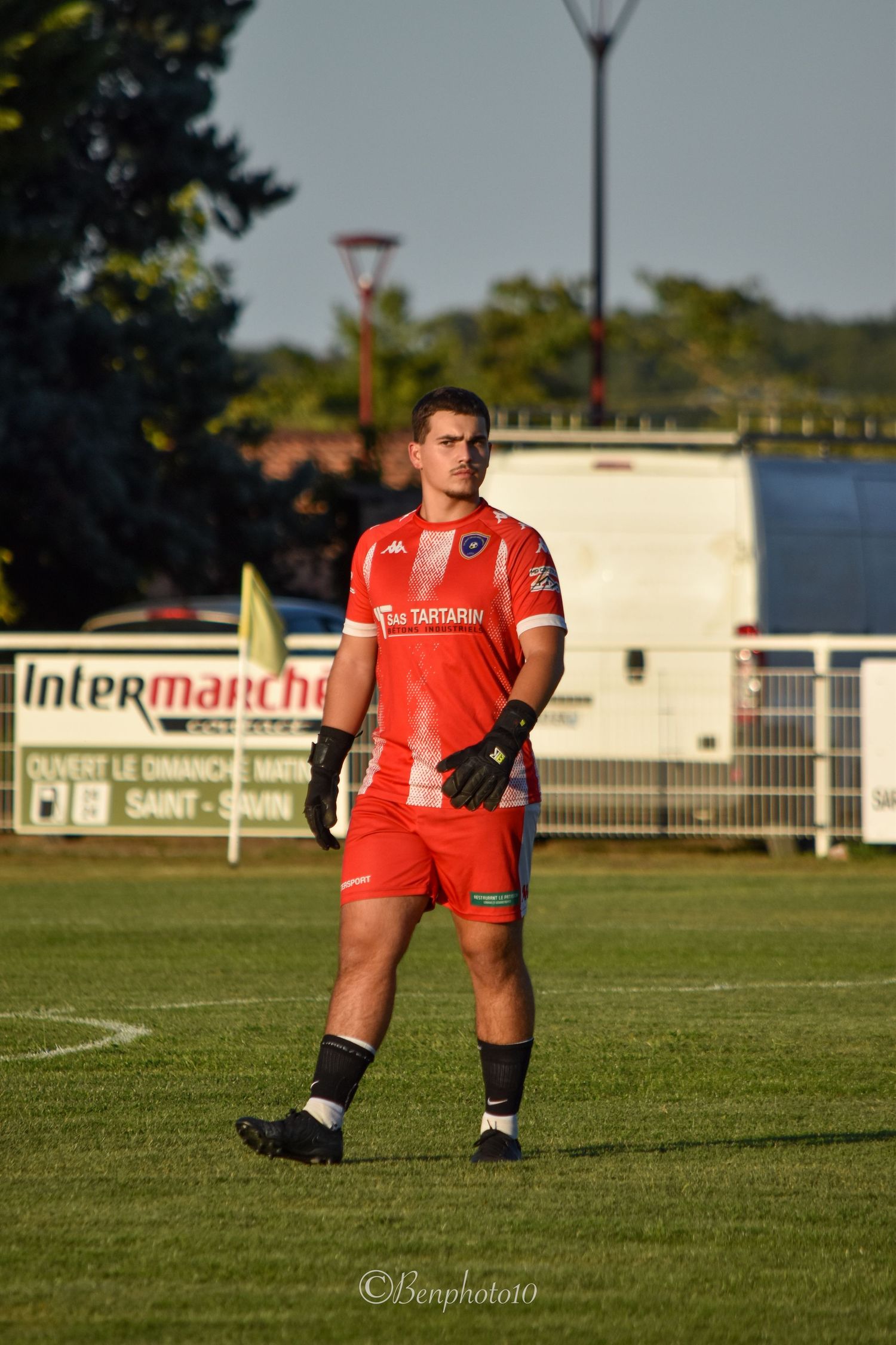 Photos de football dans la Vienne et Nouvelle-Aquitaine par benphoto10  Matchs, actions, joueurs et clubs locaux .Photographe