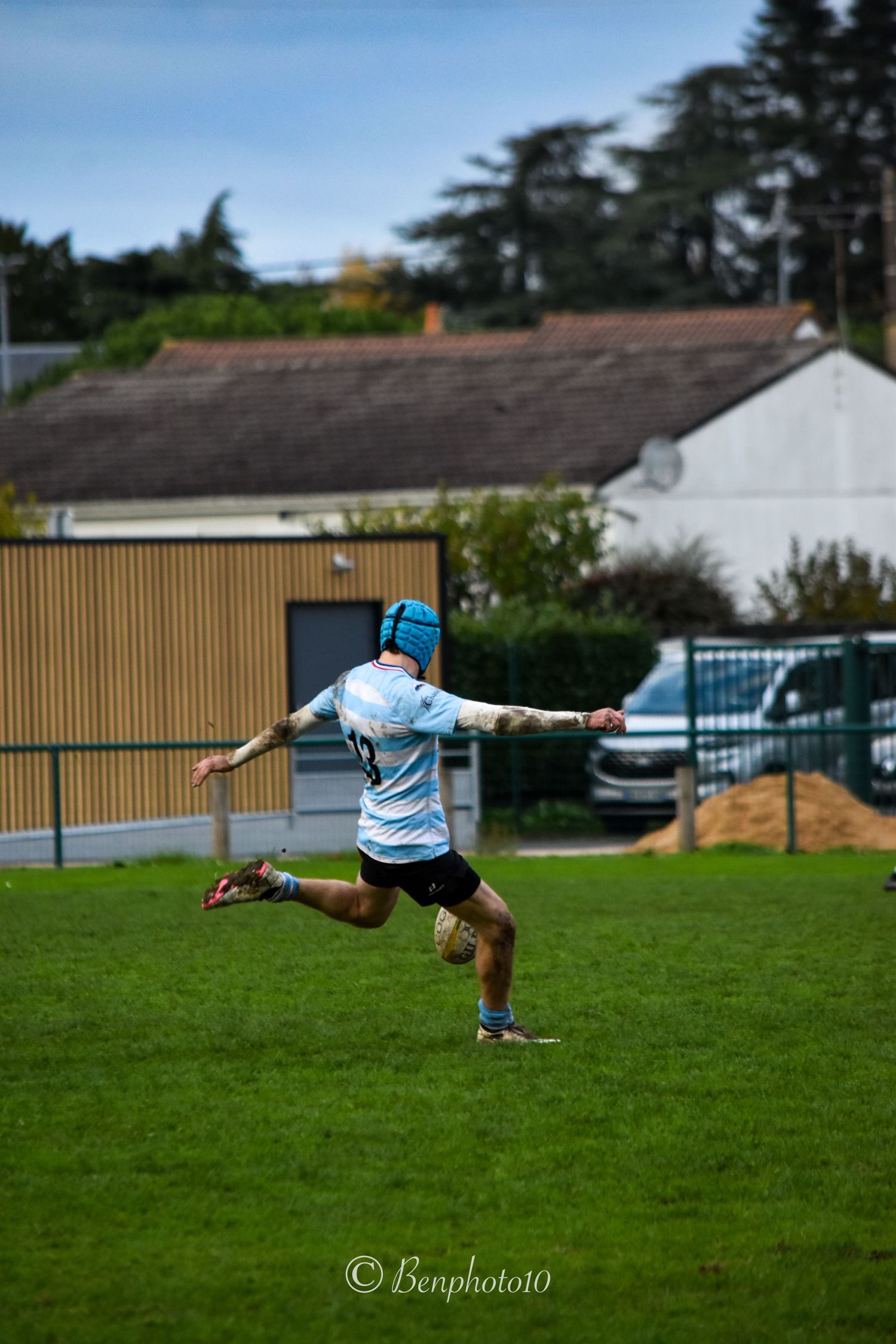 Photographe sportif benphoto10 capturant une action de rugby en match amateur à Châtellerault pour le club OGCP