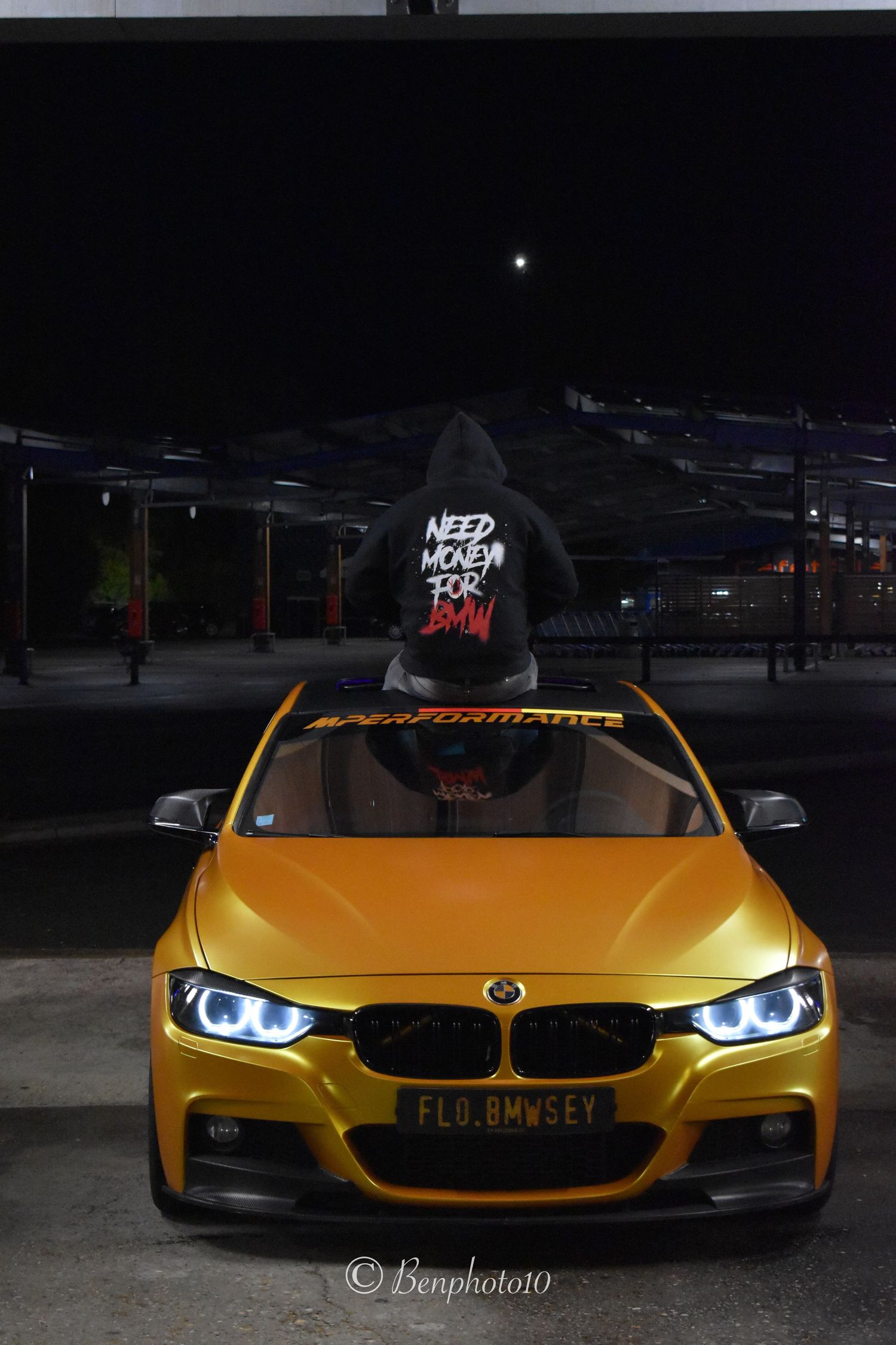 Photo automobile réalisée par le photographe benphoto10 à la station essence Leclerc Châtellerault