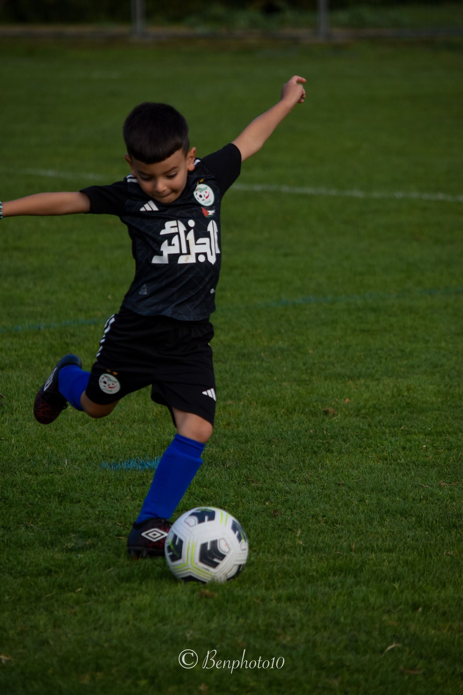 Photos de football dans la Vienne et Nouvelle-Aquitaine par benphoto10  Matchs, actions, joueurs et clubs locaux .Photographe Ozon