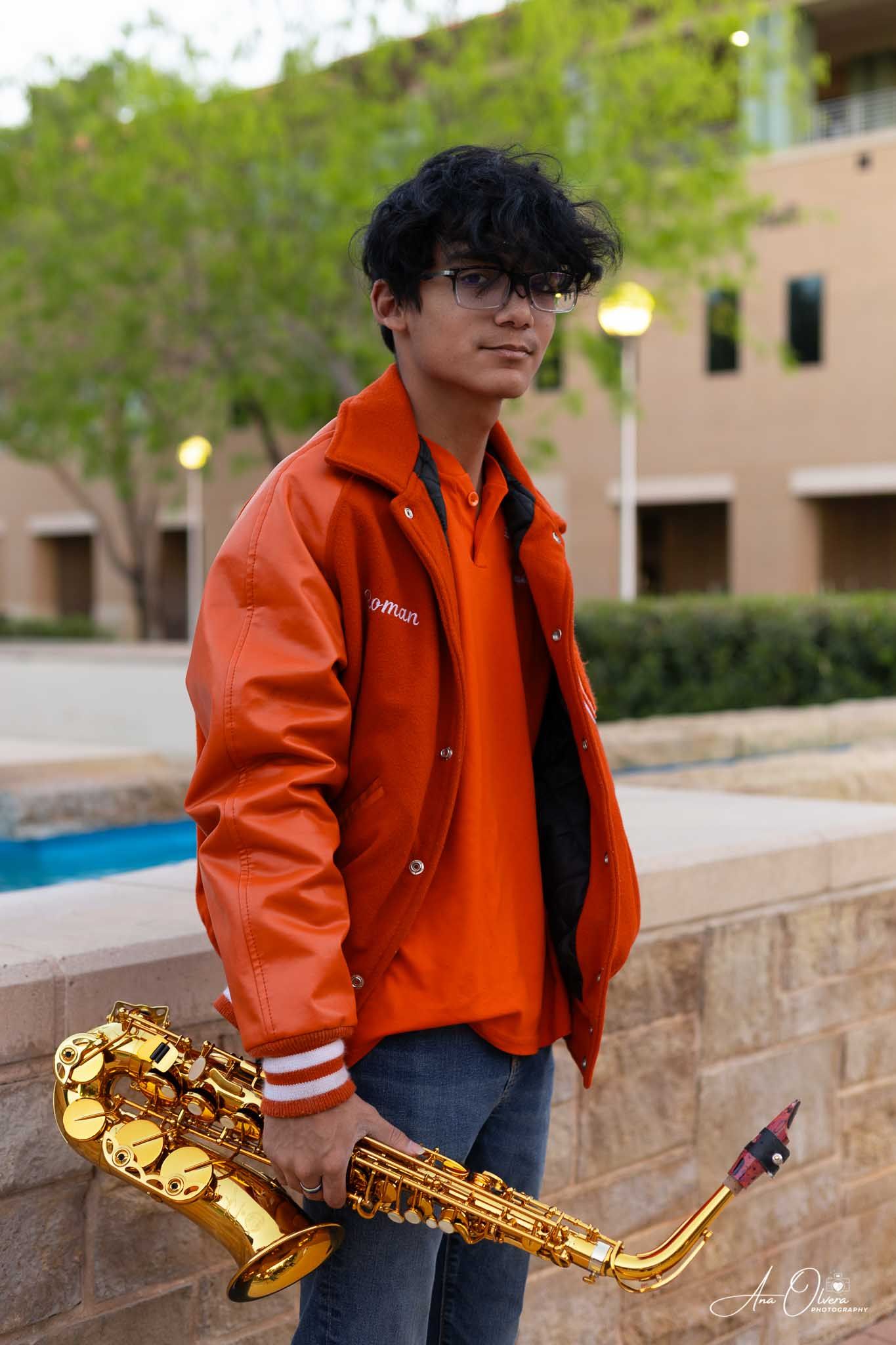 Senior Photo Session in Laredo Texas by Ana Olvera Photography.