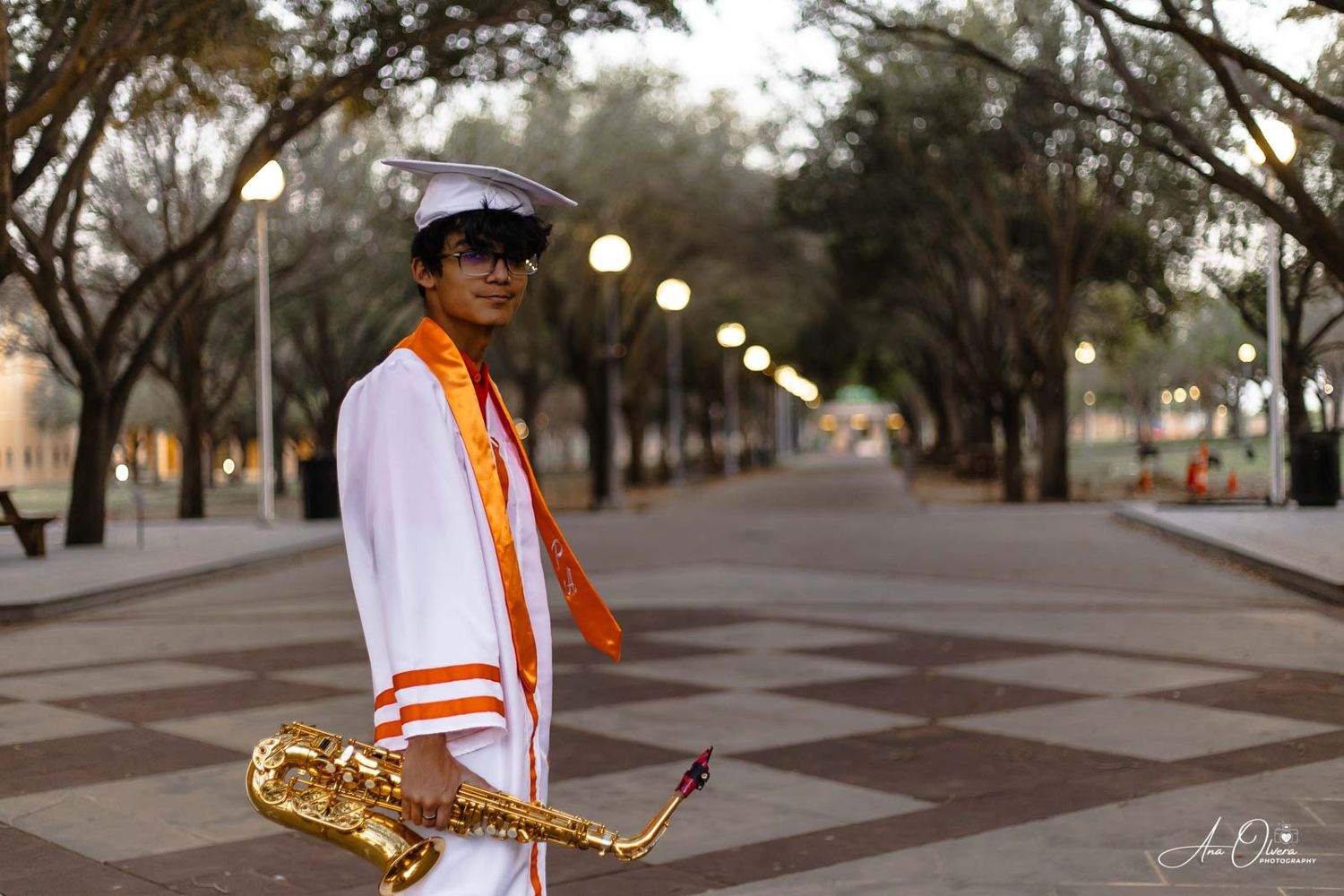 Ready for life. Senior Photo Session in Laredo Texas by Ana Olvera Photography.