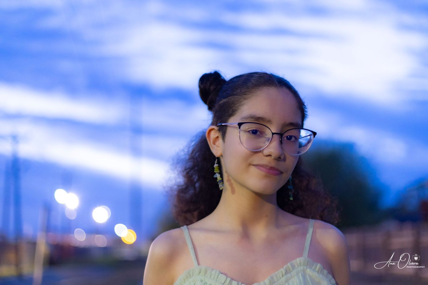 Simple smile Birthday Photoshoot in Laredo Texas by Ana Olvera Photography.