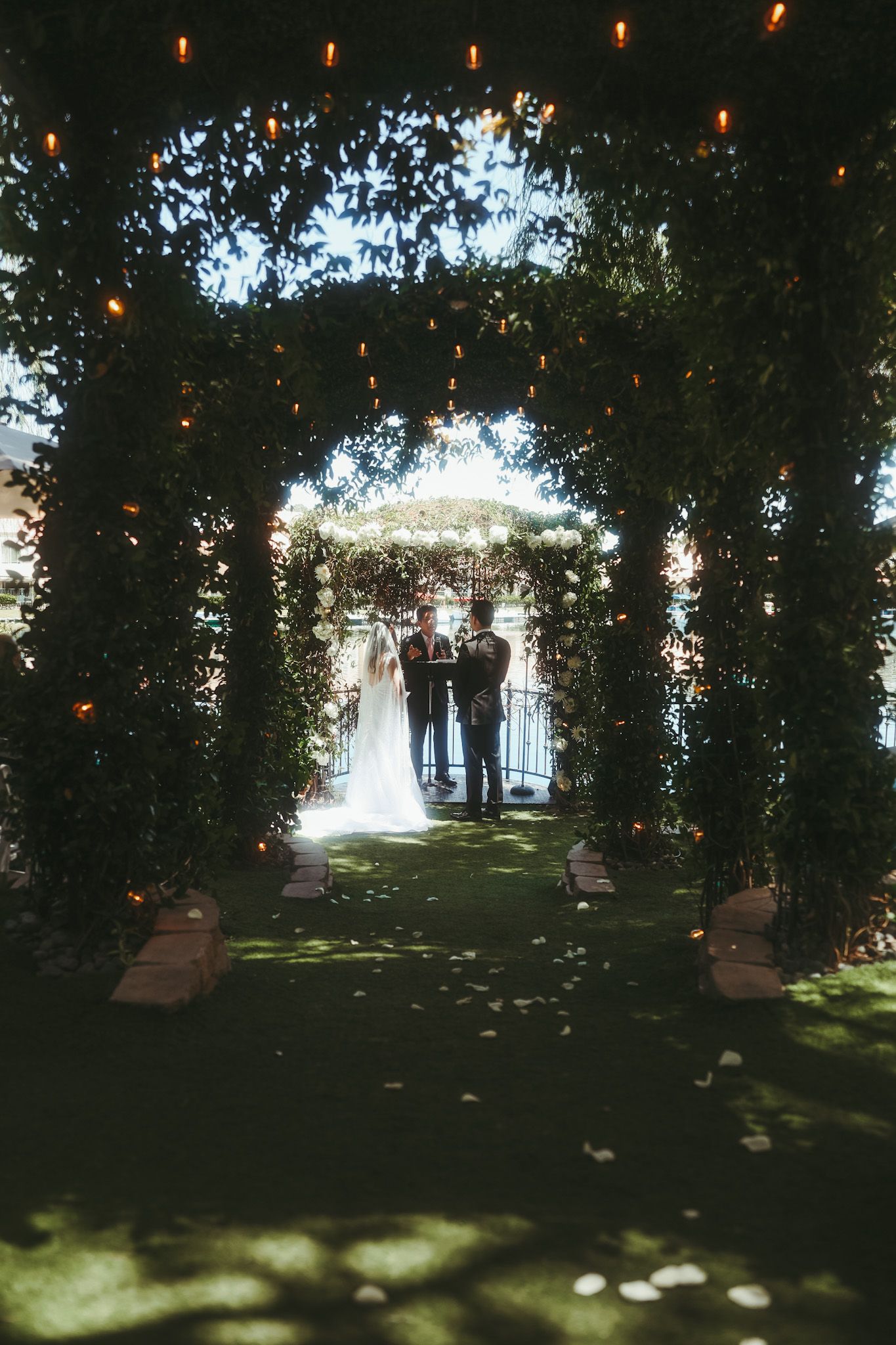 wedding at lakeside wedding