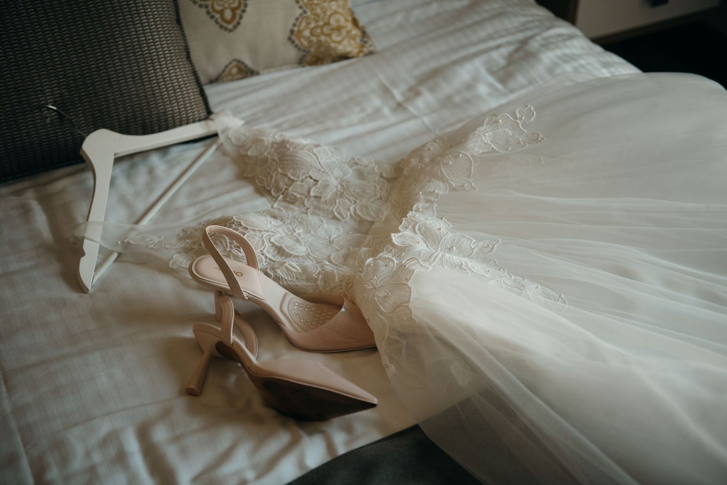 elegant wedding photography of a timeless couple, with motion blur and a high end, luxury feel. fine art wedding photographer Montreal