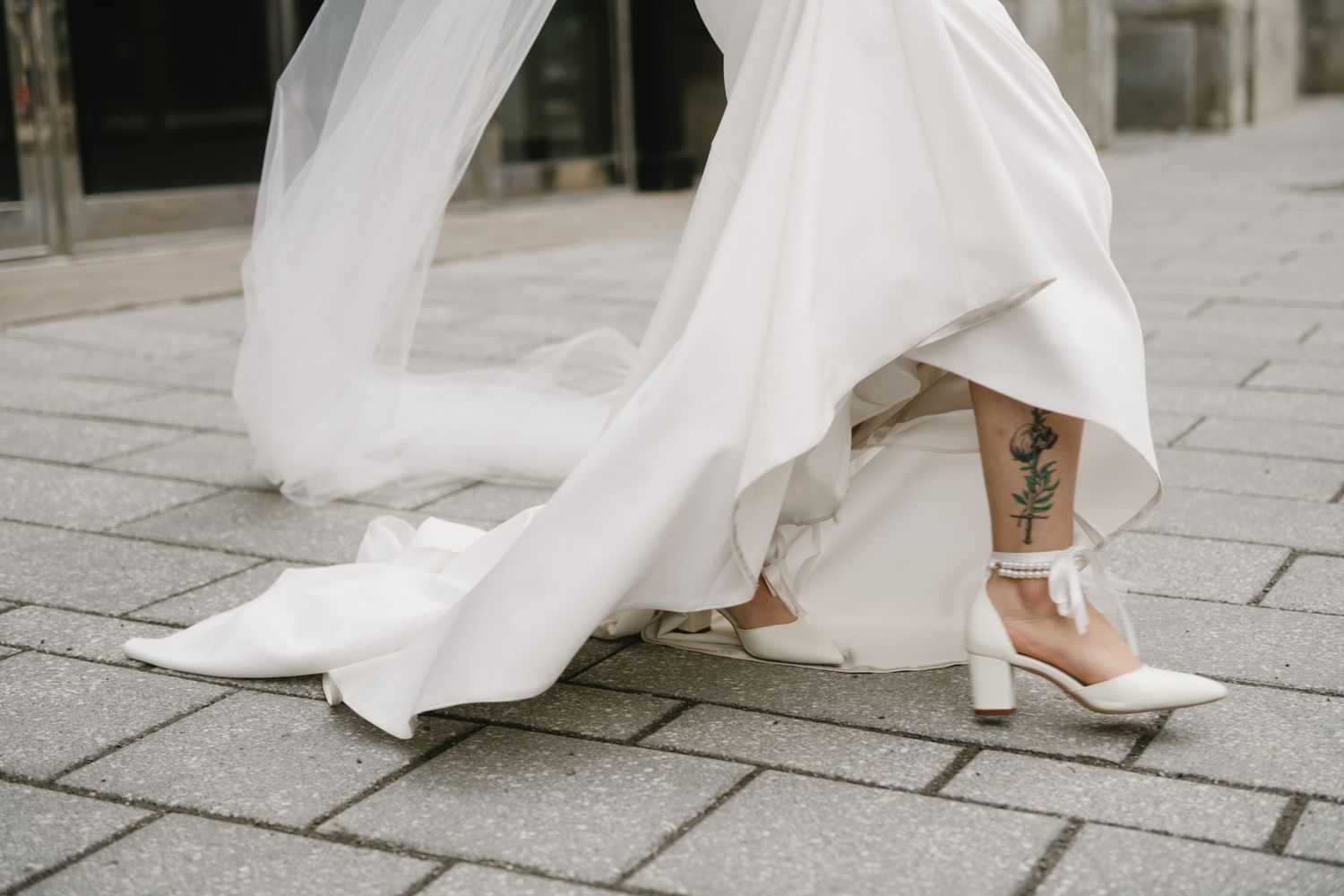 elegant wedding photography of a timeless couple, with motion blur and a high end, luxury feel. fine art wedding photographer Montreal