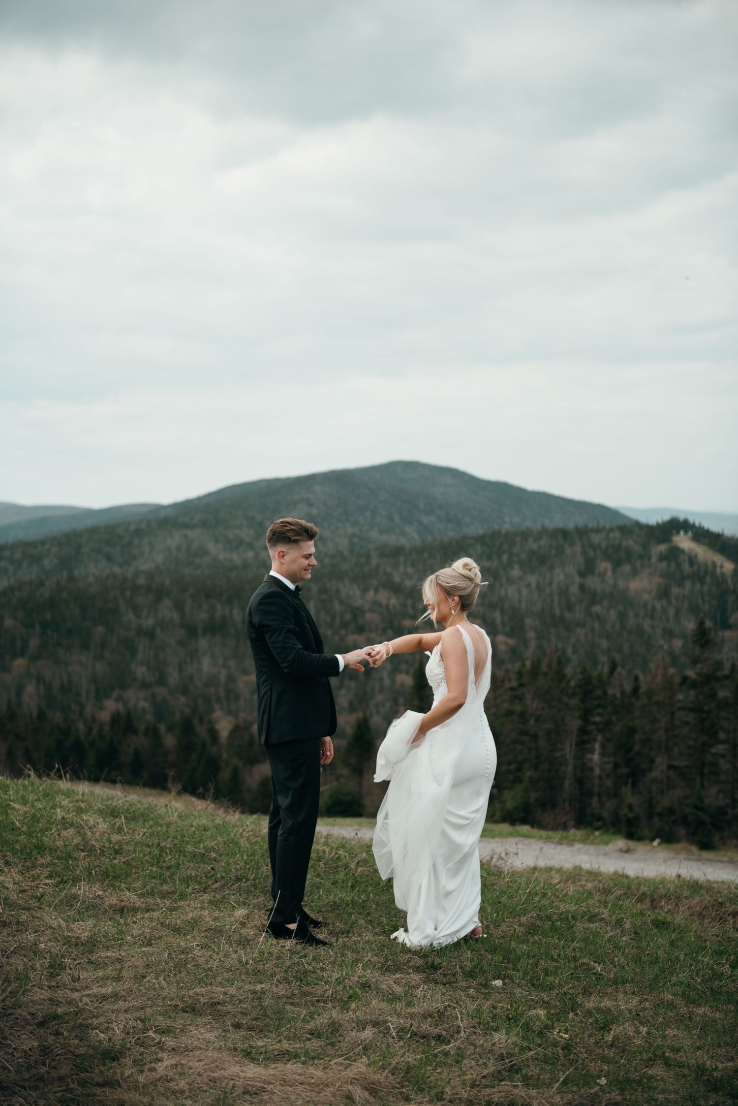 elegant wedding photography of a timeless couple, with motion blur and a high end, luxury feel. fine art wedding photographer Montreal