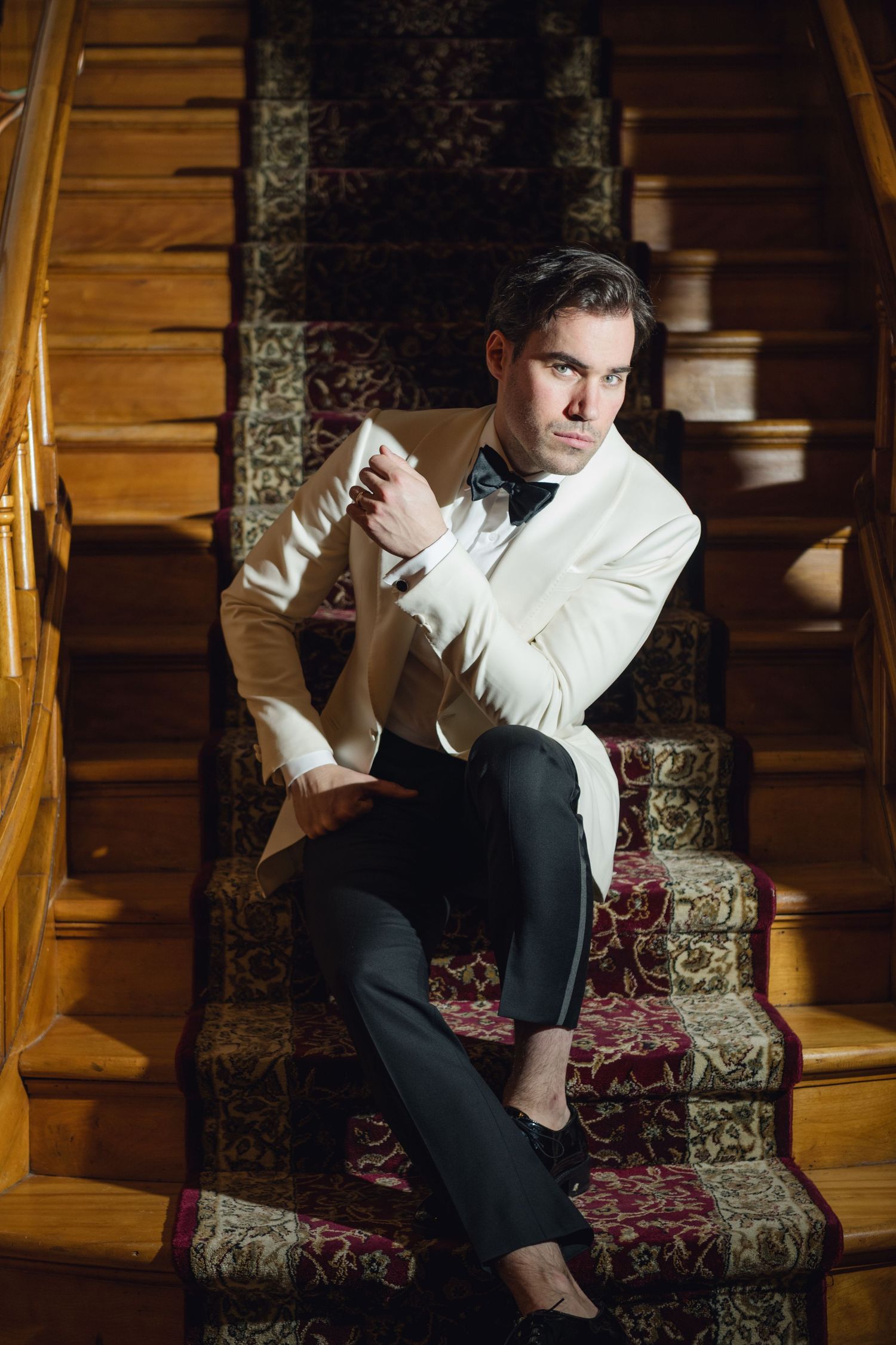 elegant wedding photography of a timeless couple, with motion blur and a high end, luxury feel. fine art wedding photographer Montreal