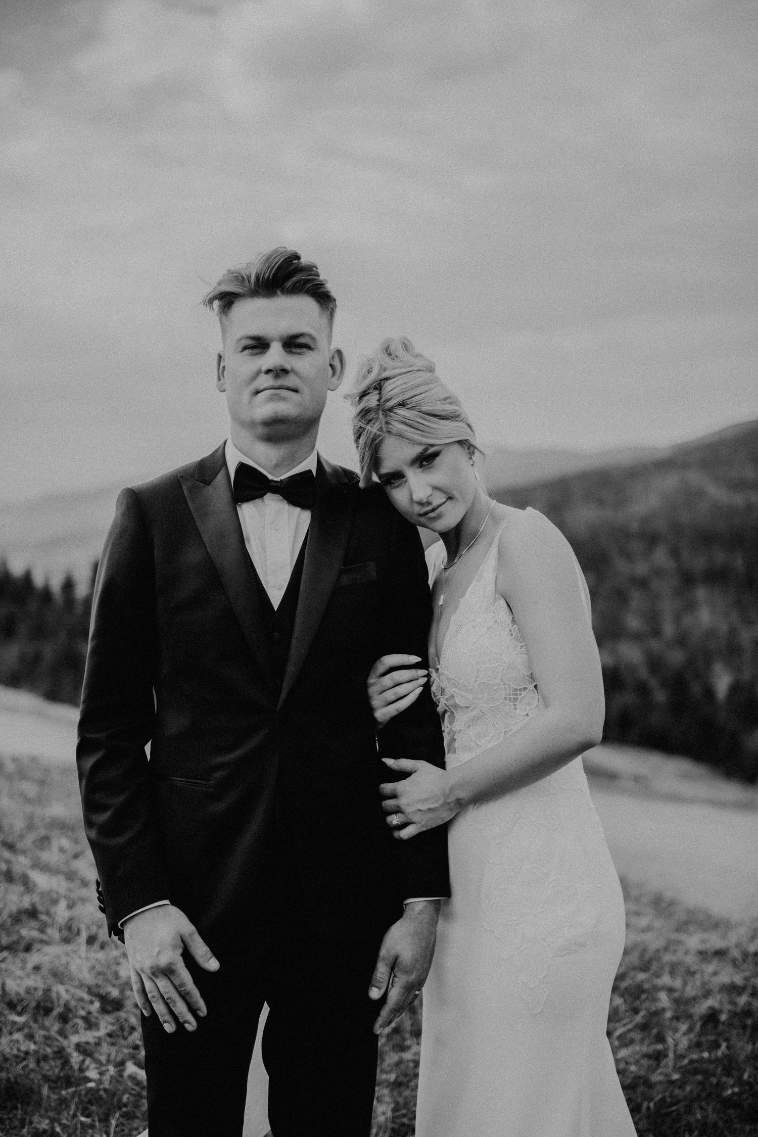 elegant wedding photography of a timeless couple, with motion blur and a high end, luxury feel. fine art wedding photographer Montreal