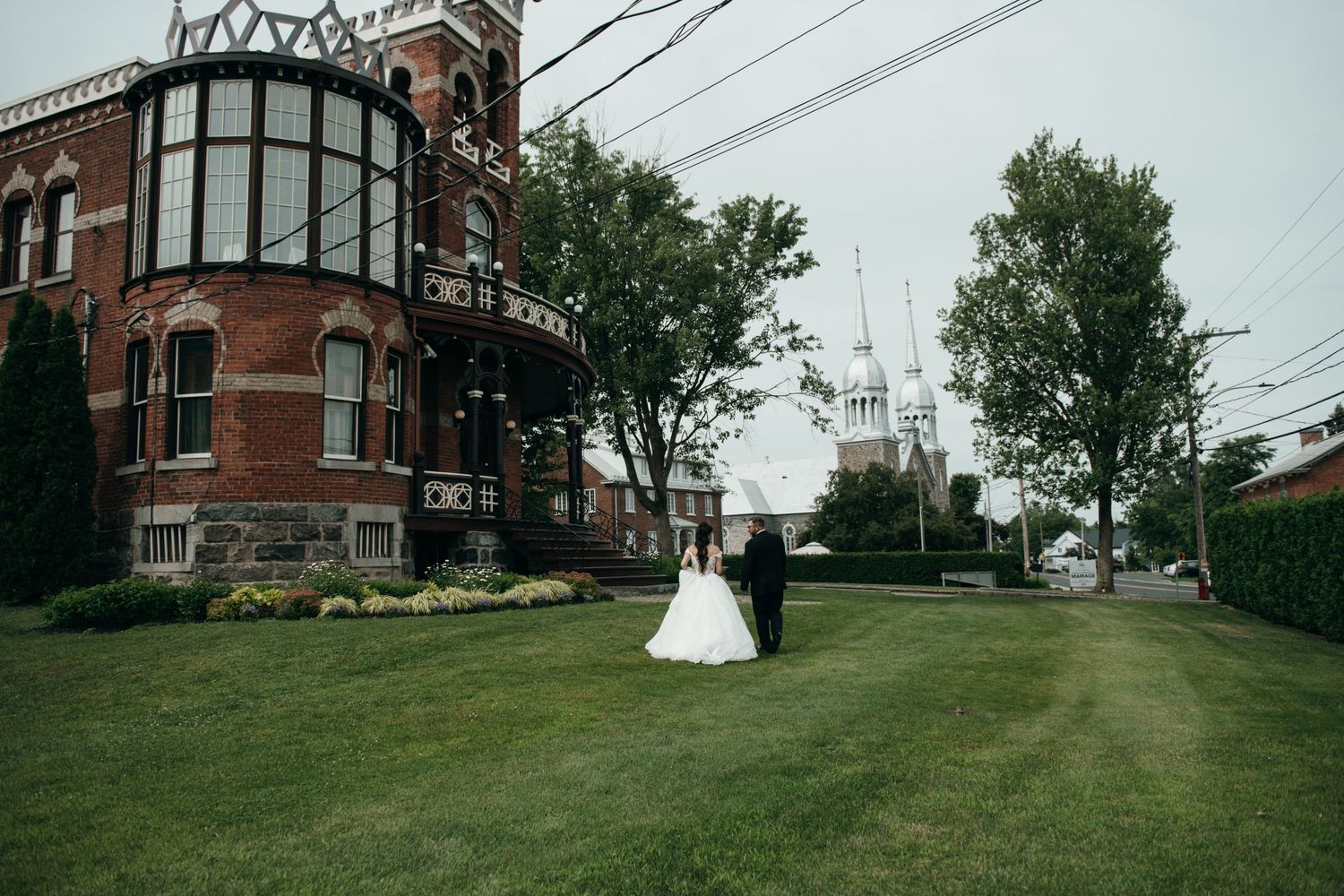 elegant wedding photography of a timeless couple, with motion blur and a high end, luxury feel. fine art wedding photographer Montreal