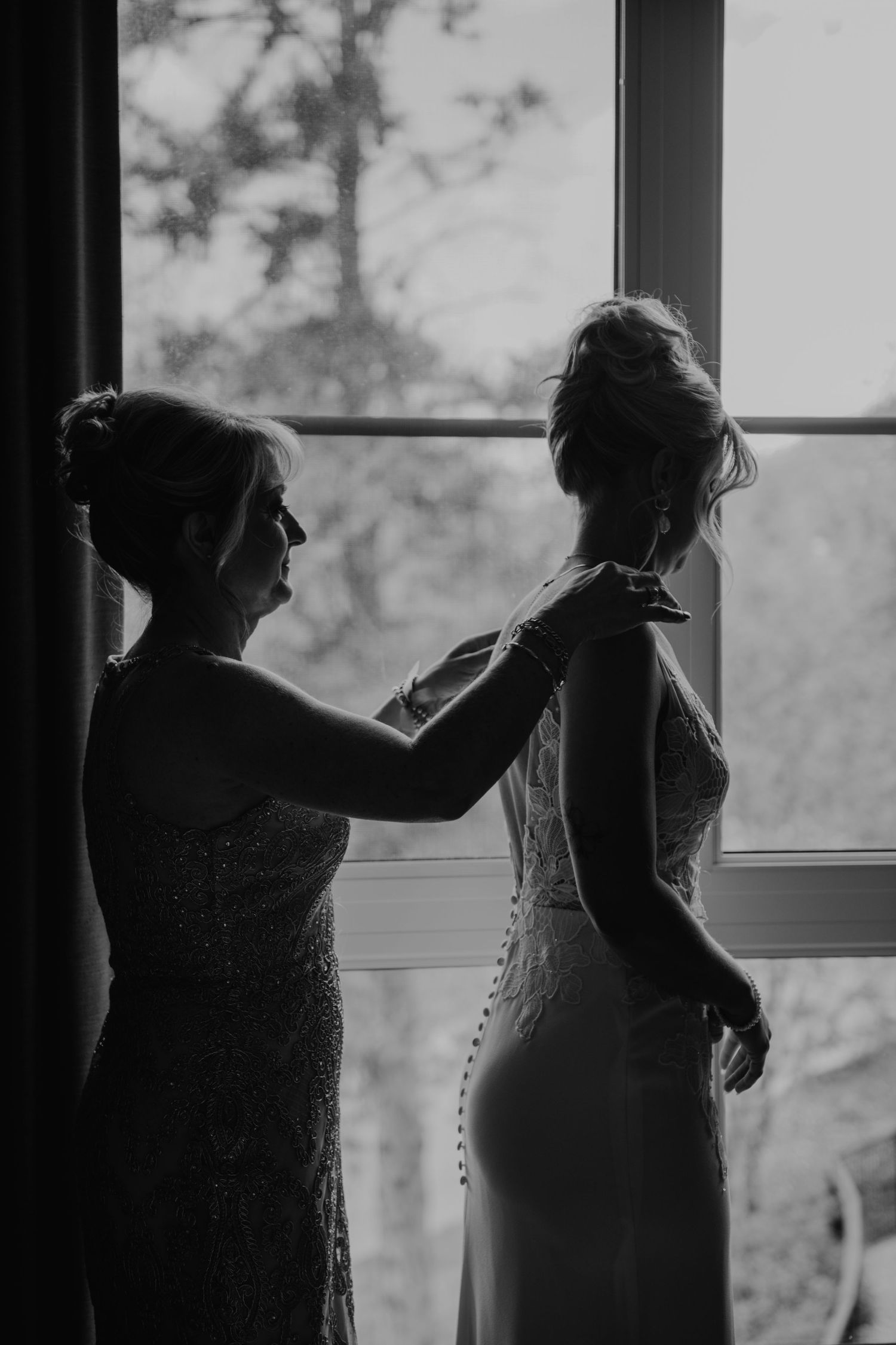 elegant wedding photography of a timeless couple, with motion blur and a high end, luxury feel. fine art wedding photographer Montreal