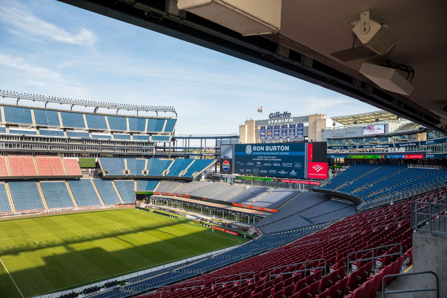 RON BURTON HUMANITARIAN AWARD DINNER AT GILLETTE STADIUM HONORING SANDY AND PAUL EDGERLEY