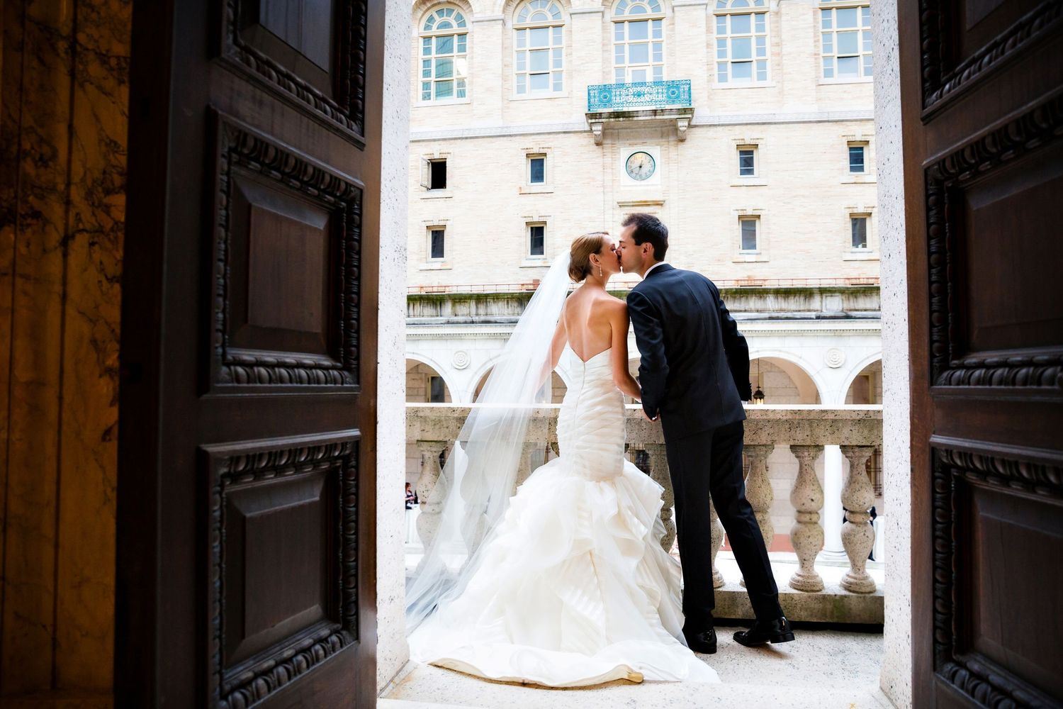 Boston Public Library Wedding Photographs. Court Yard wedding at the BPL Boston.