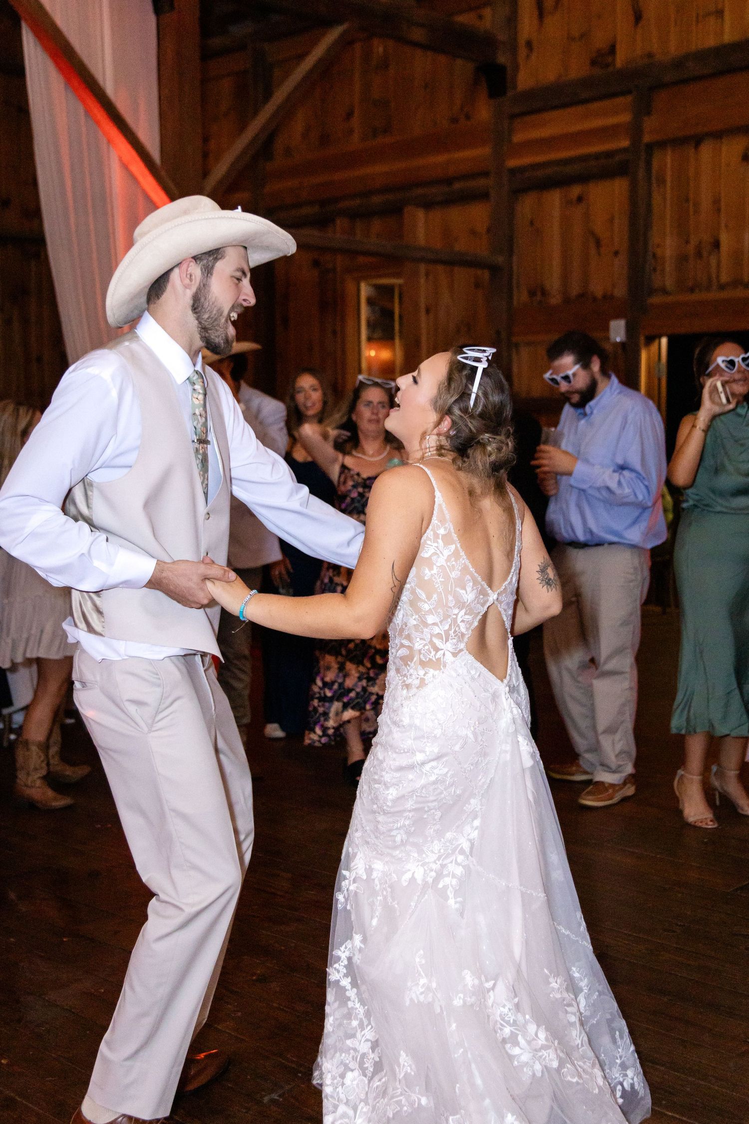 Abby Tommy Wedding Bluebird Manor Avalon Photography MD
