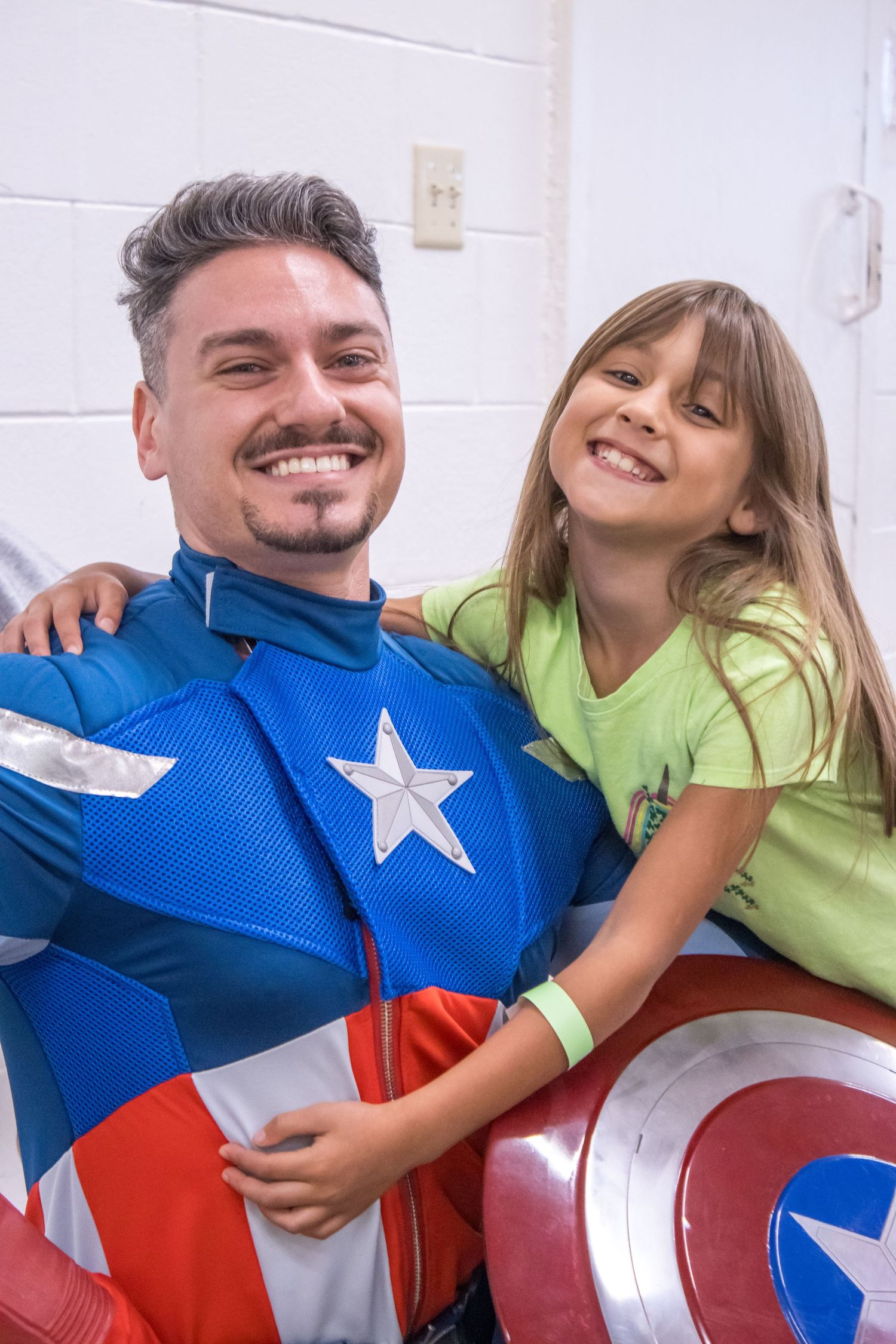 daniel harris captain america hugs girl