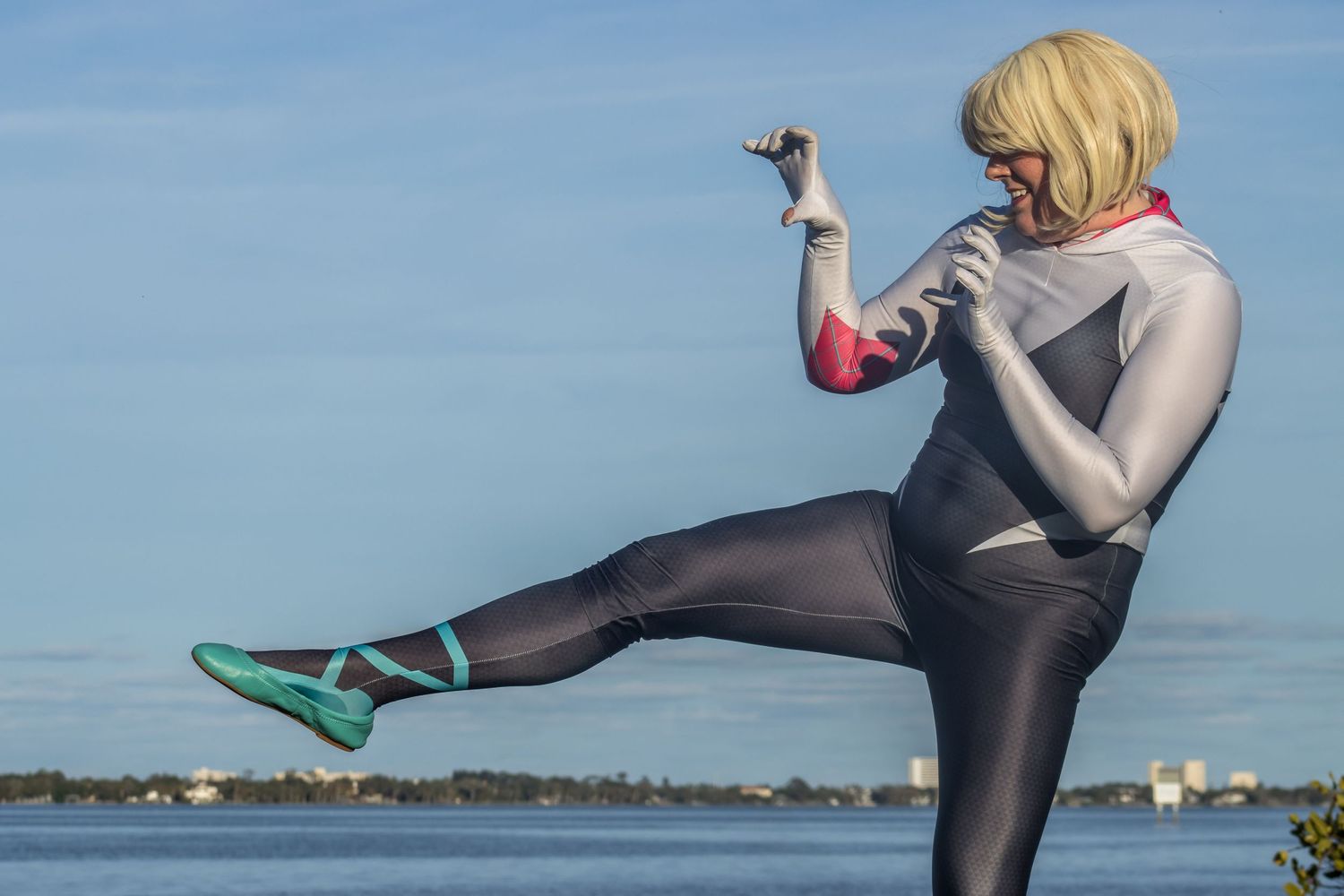 spider-gwen kicks
