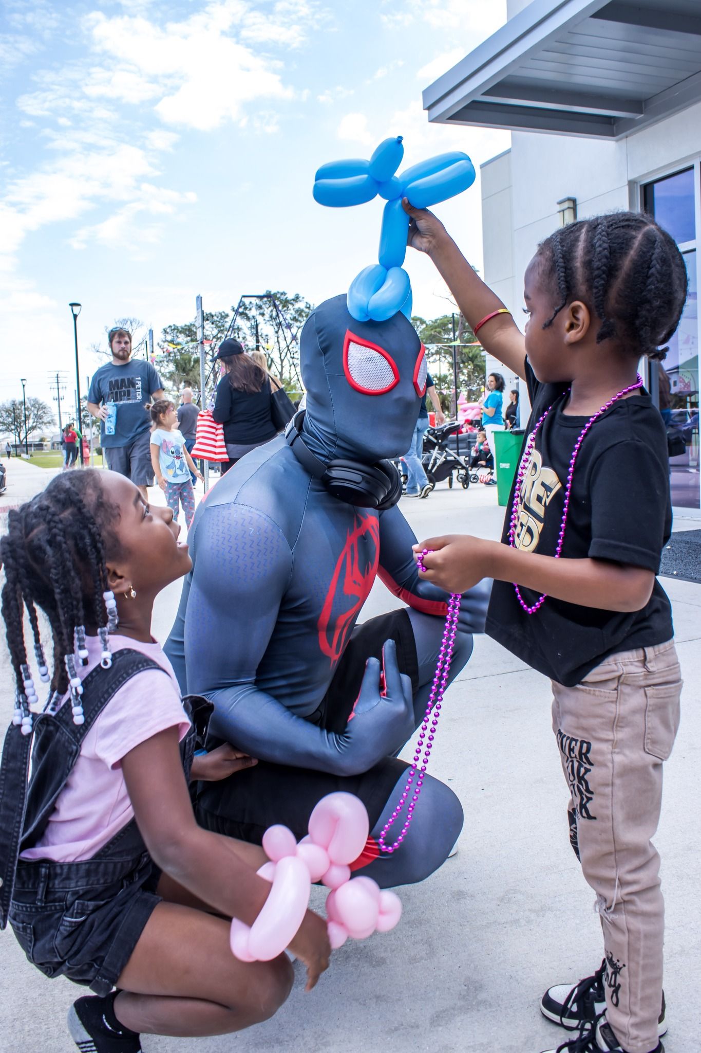 miles morales spiderman balloon animals