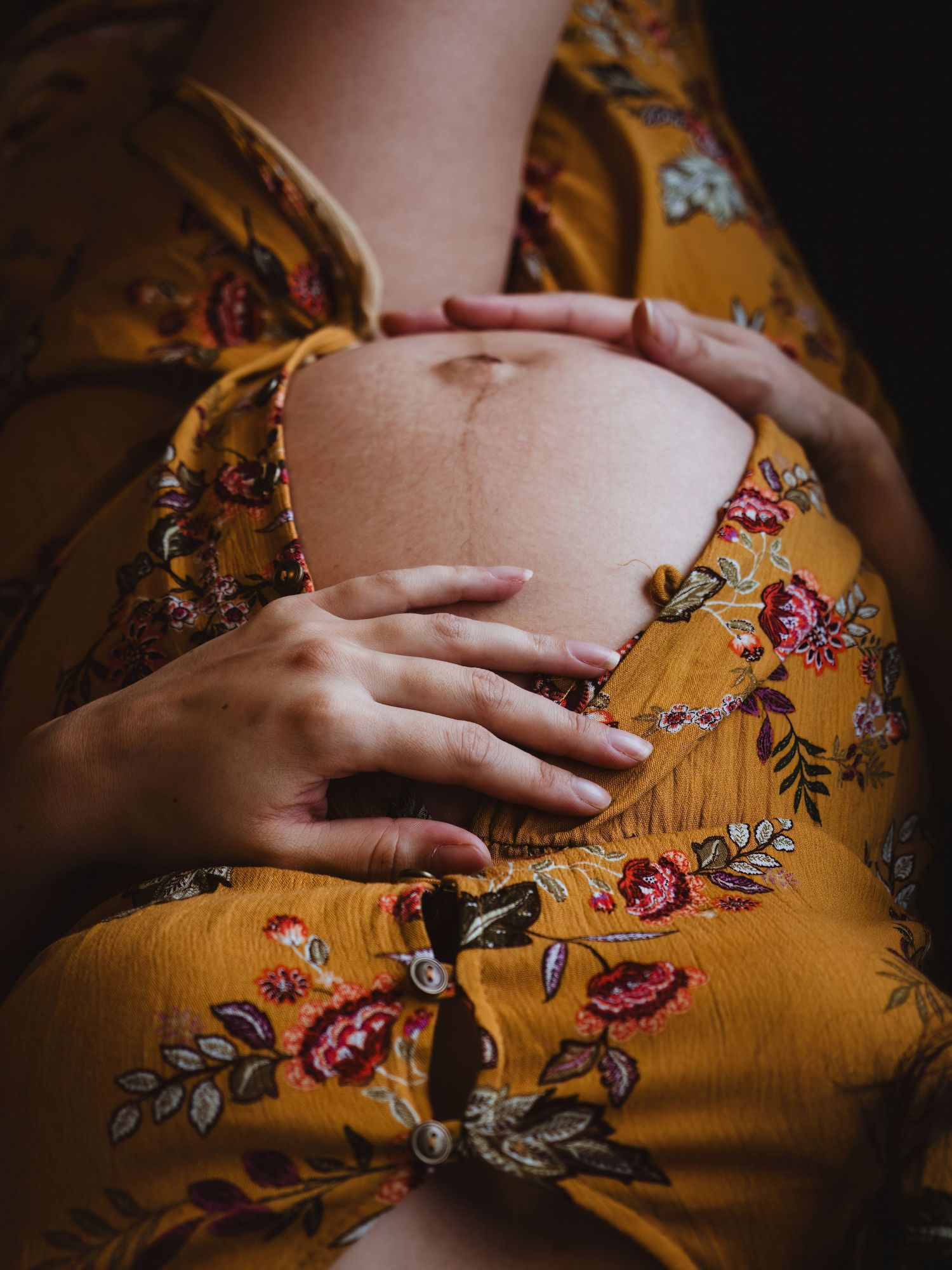 Natural maternity portraits in Spruce Grove Alberta