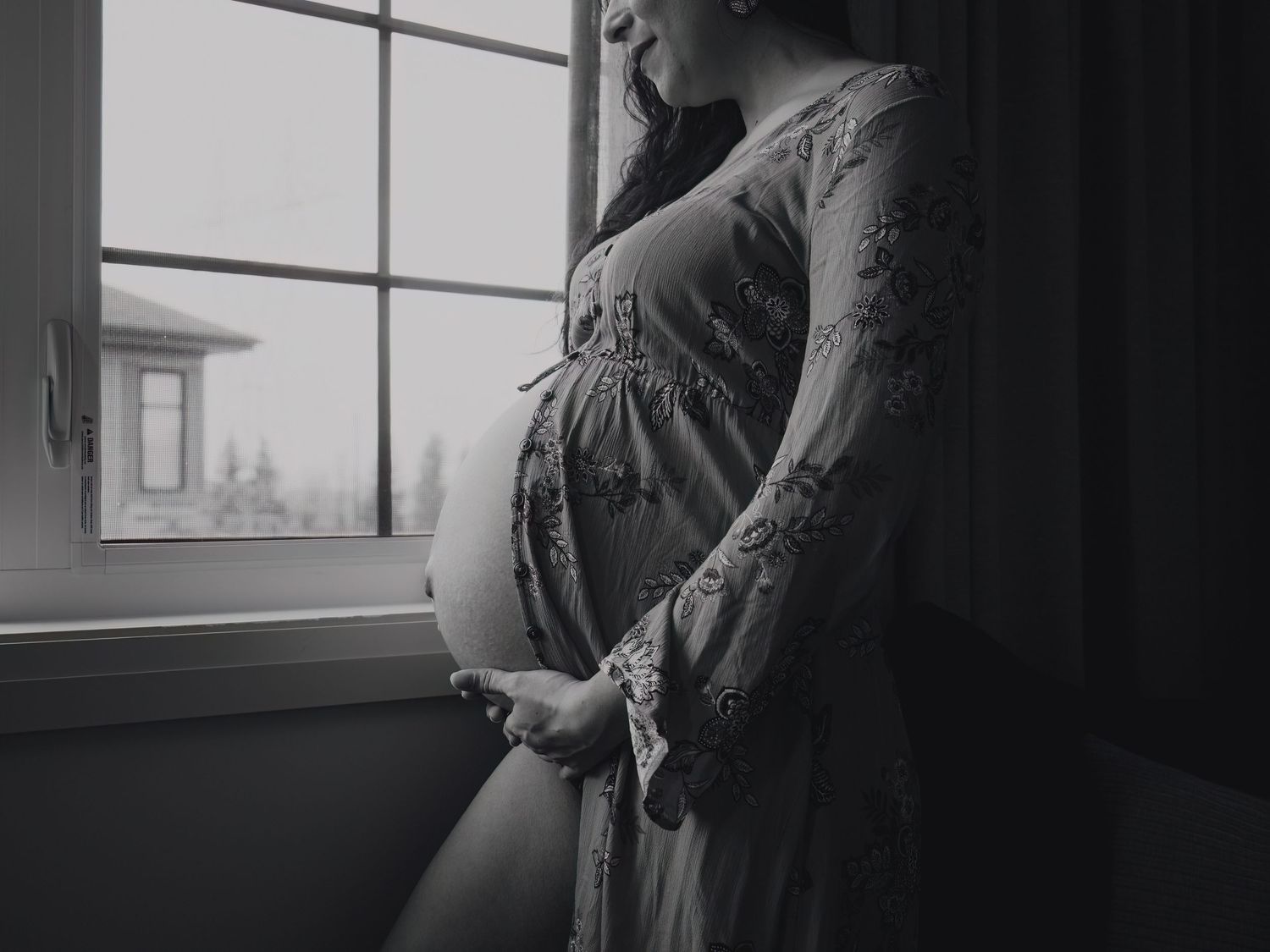 Natural maternity portraits in Spruce Grove Alberta