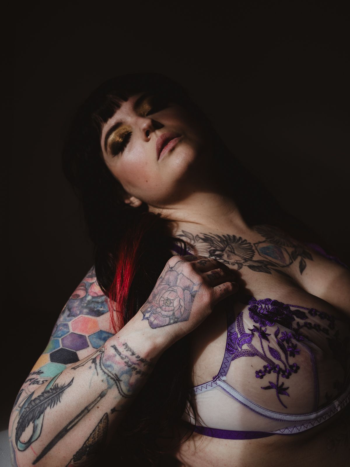 boudoir portrait captured by edmonton boudoir photographer coral konanz photography
