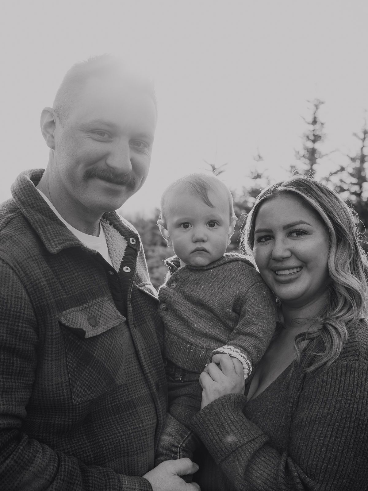 Family photography session at sunset in Spruce Grove, by Spruce Grove Family Photographer.