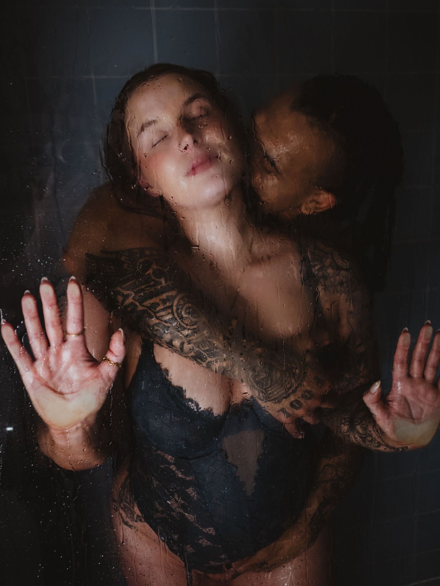 Edmonton boudoir photographer capturing empowering, body-positive boudoir portraits in Stony Plain, Spruce Grove and Parkland County.