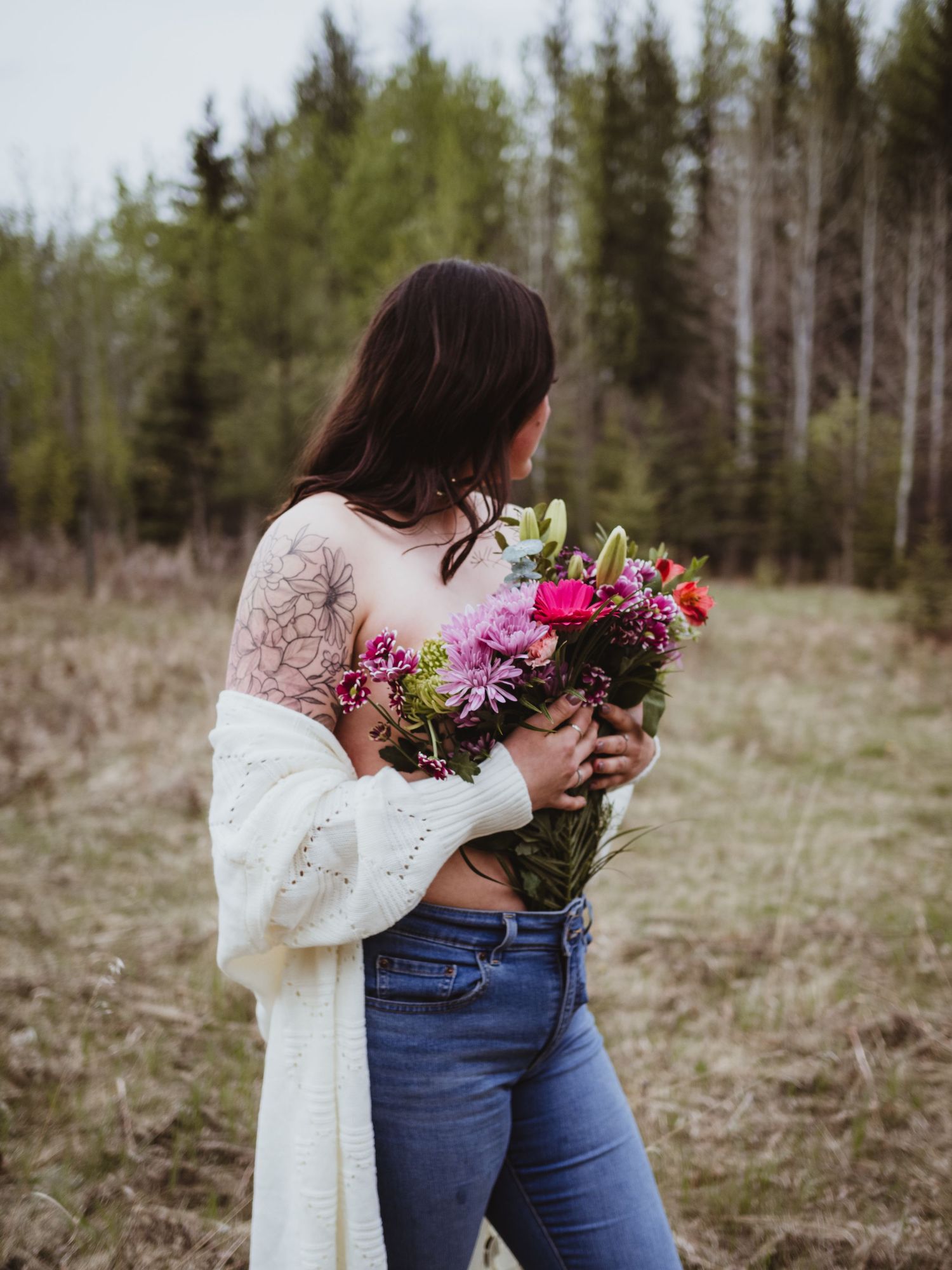 Edmonton boudoir photographer capturing empowering, body-positive boudoir portraits in Stony Plain, Spruce Grove and Parkland County.