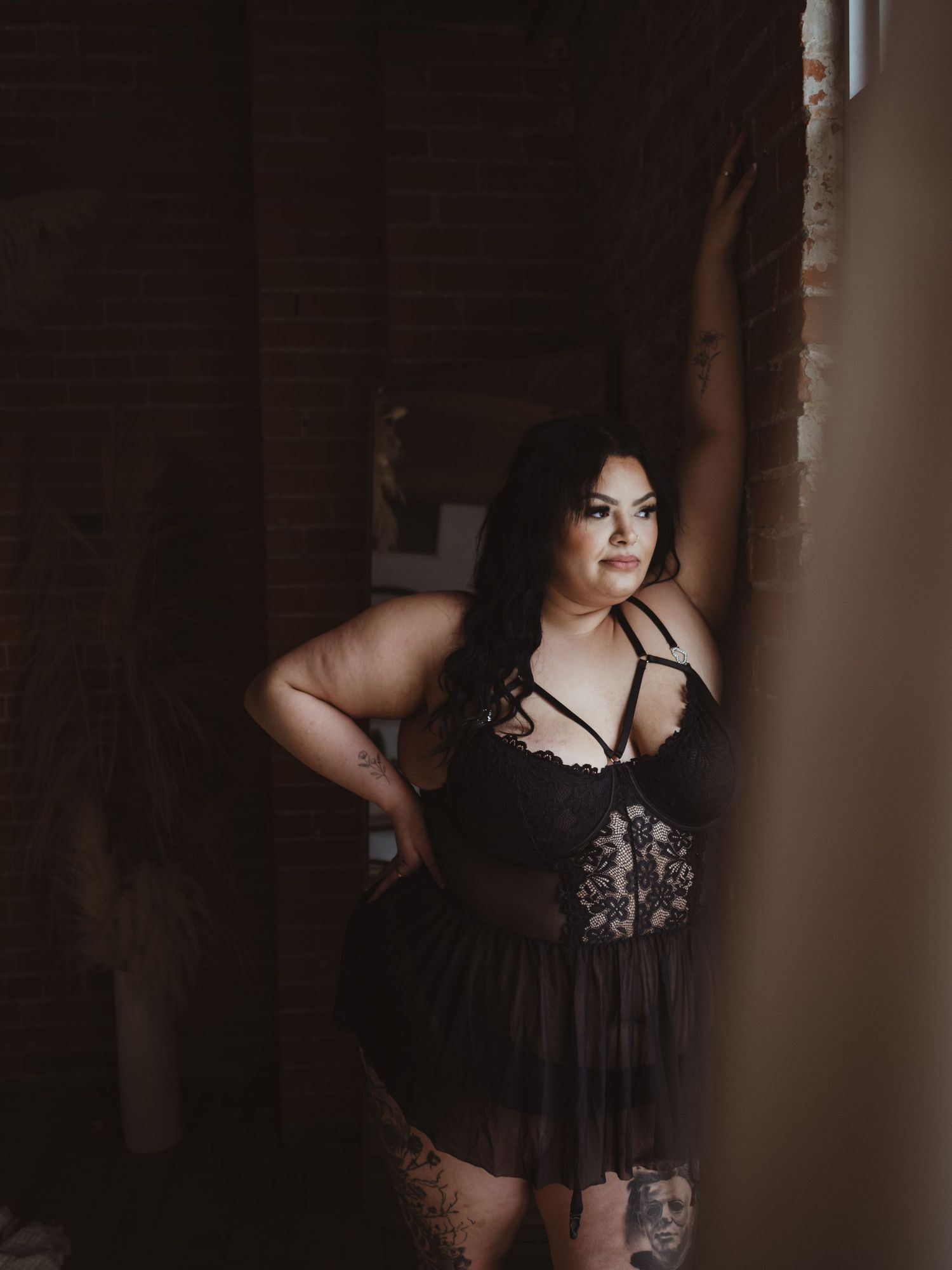 Edmonton boudoir photographer capturing empowering, body-positive boudoir portraits in Stony Plain, Spruce Grove and Parkland County.