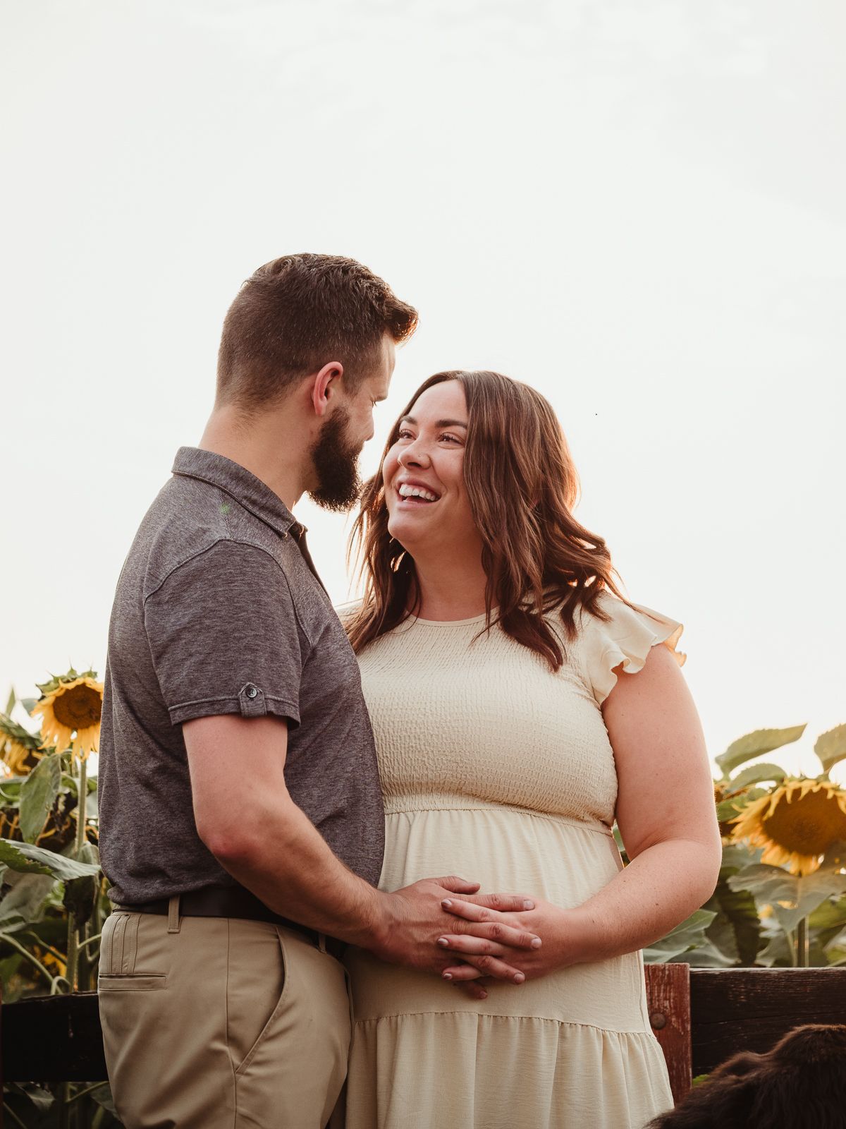 Edmonton maternity photographer outdoor session