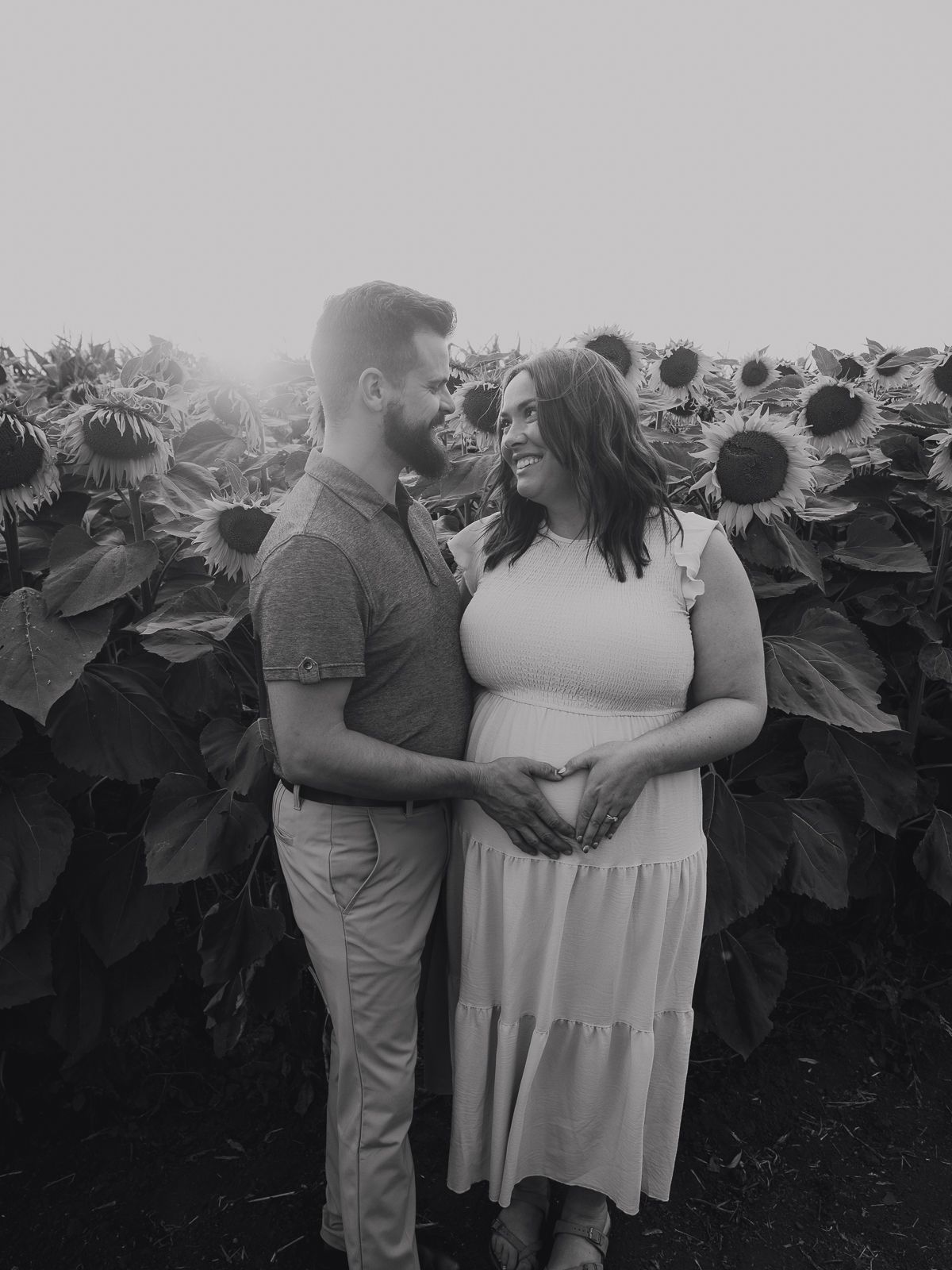 Edmonton maternity photographer outdoor session