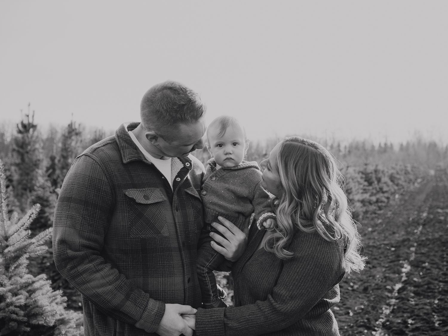 Family photography session at sunset in Spruce Grove, by Spruce Grove Family Photographer.
