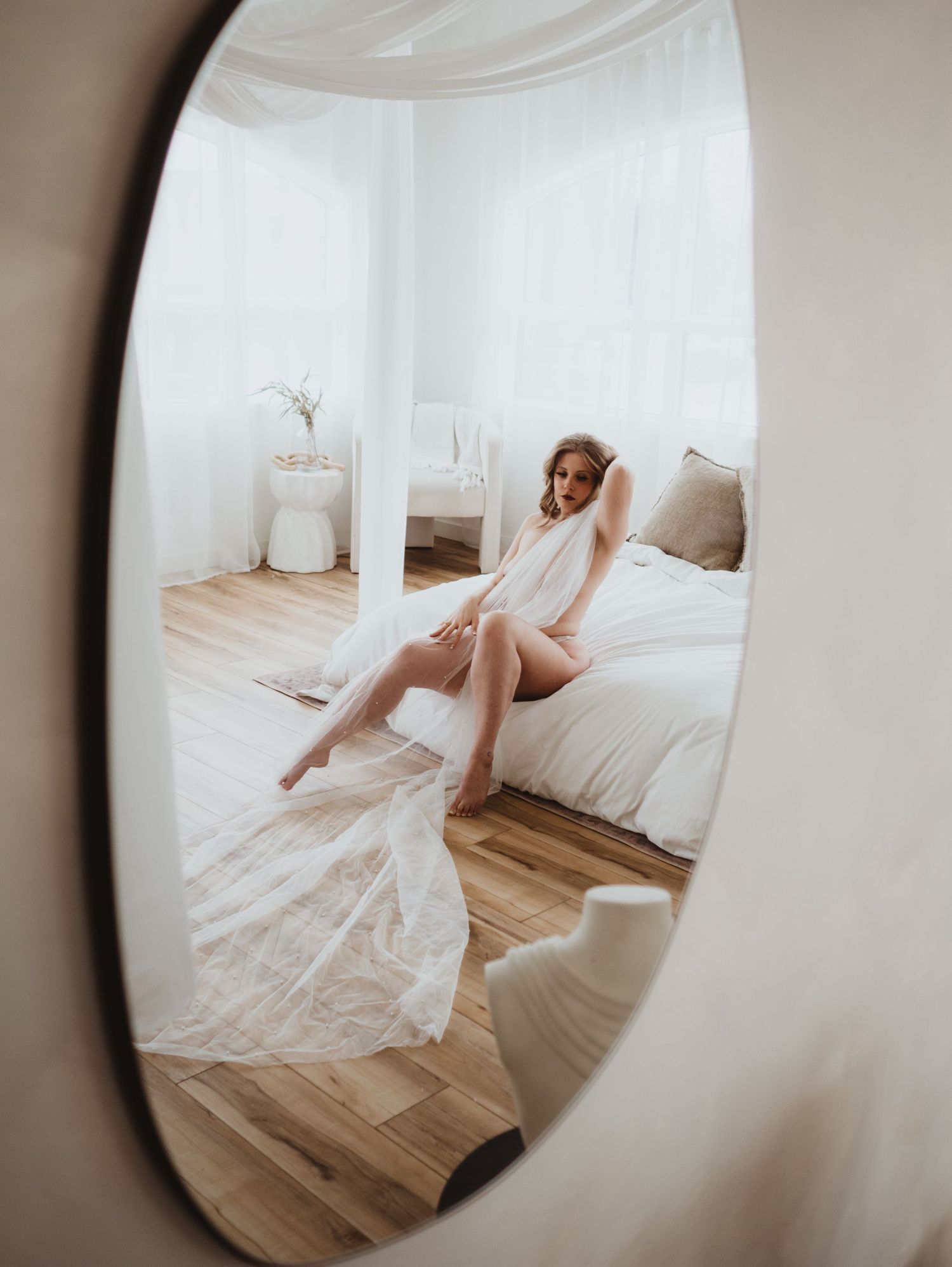 Edmonton boudoir photographer capturing empowering, body-positive boudoir portraits in Stony Plain, Spruce Grove and Parkland County.