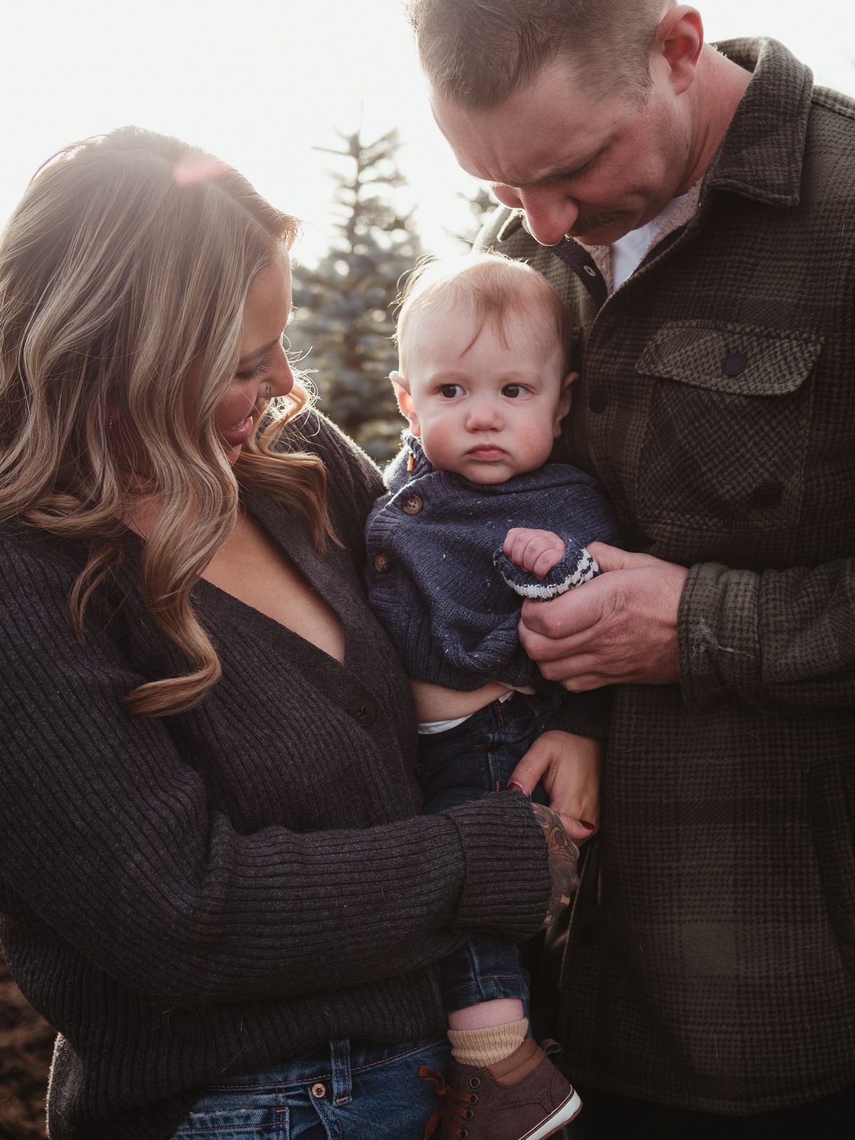 Family photography session at sunset in Spruce Grove, by Spruce Grove Family Photographer.