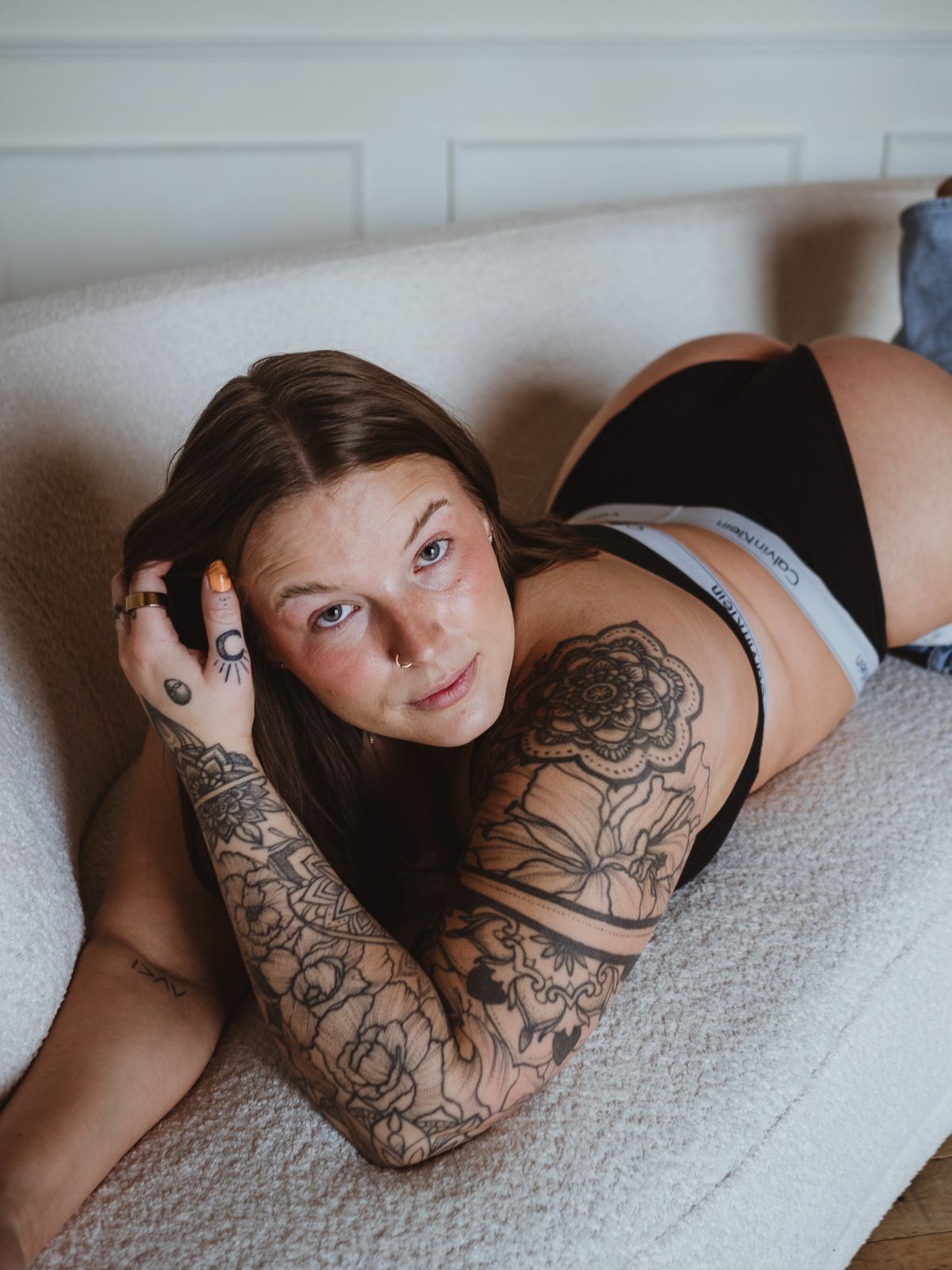 Edmonton boudoir photographer capturing empowering, body-positive boudoir portraits in Stony Plain, Spruce Grove and Parkland County.