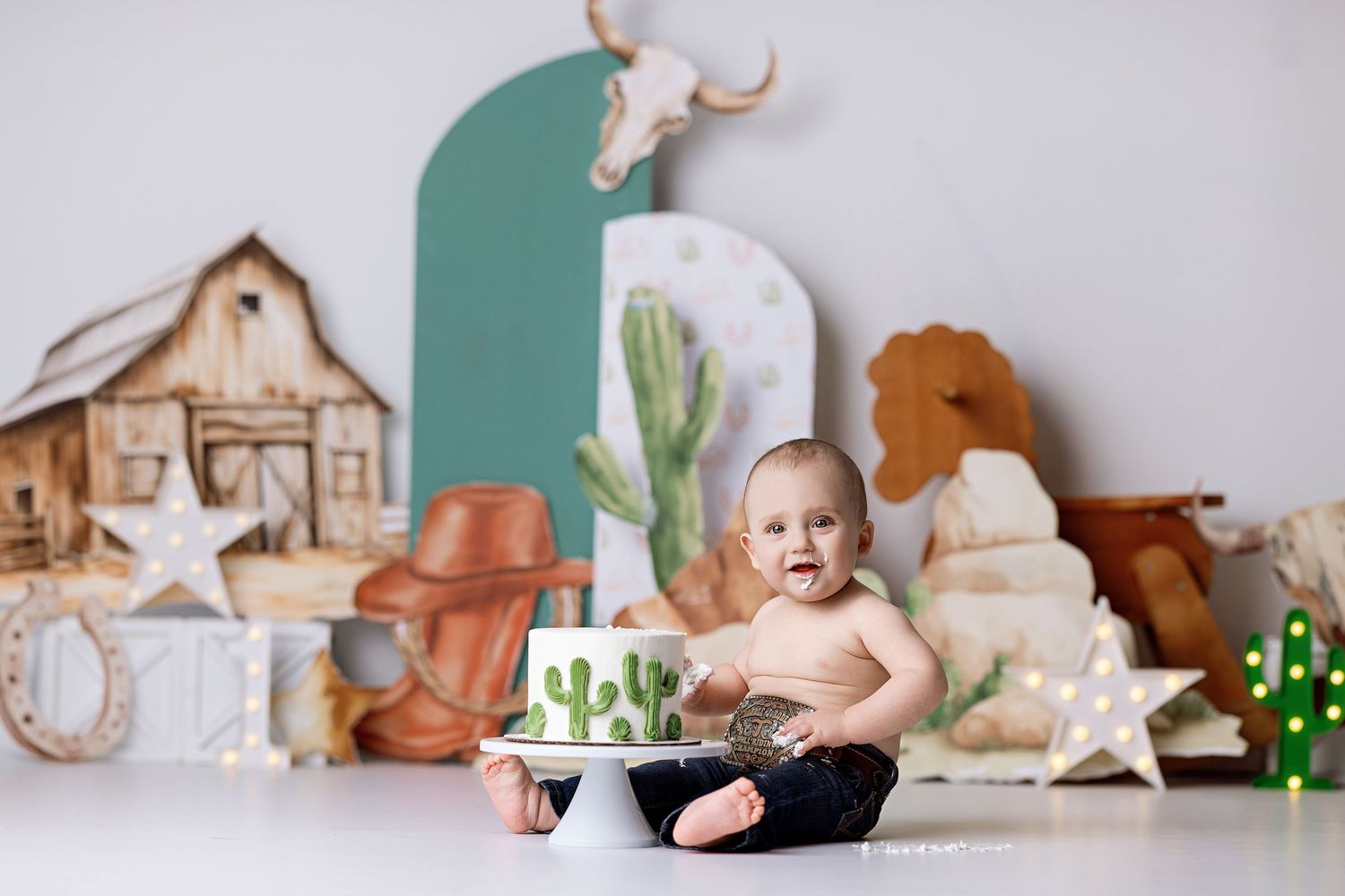 One year cake smash session with Bree Elle Photography in Port Neches, TX.
